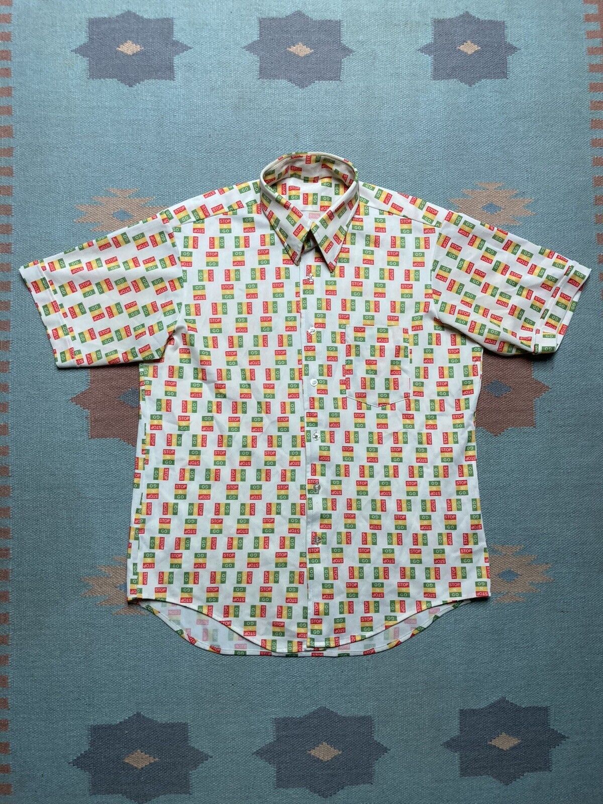 Vintage VTG 70s button shirt novelty print stop n go dagger collar L Size US L / EU 52-54 / 3 - 1 Thumbnail