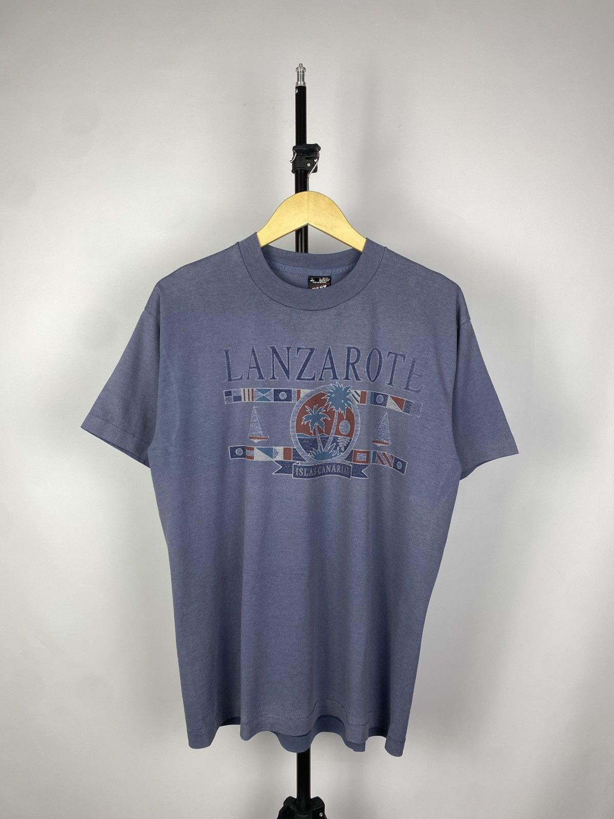 Vintage Vintage 90s Art LANZAROTE Faded Print Logo Surf USA T shirt Size US L / EU 52-54 / 3 - 1 Thumbnail