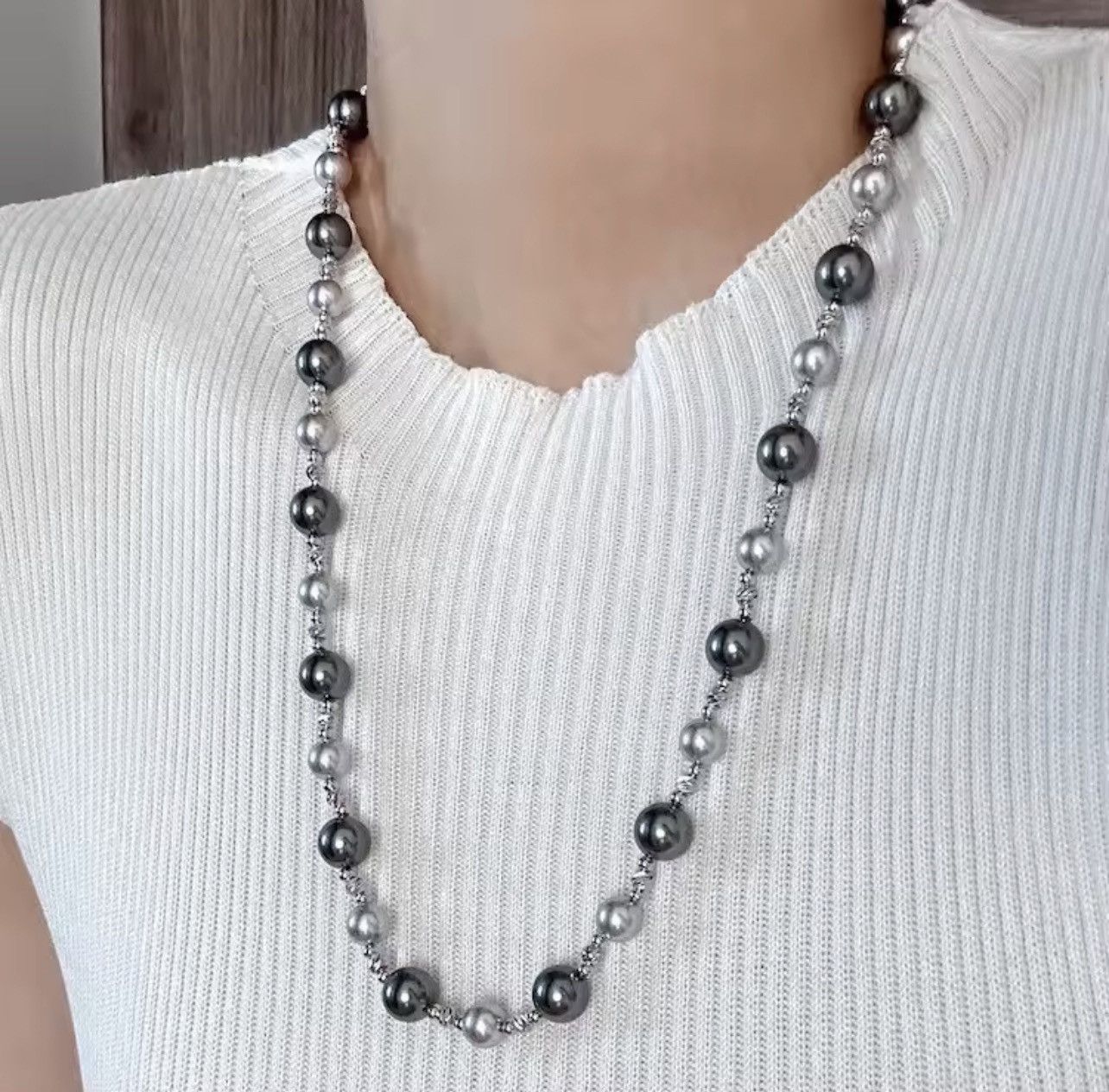 Jewelry Grey-Pearl Beads Clavicle Chain Necklace in White, Men's