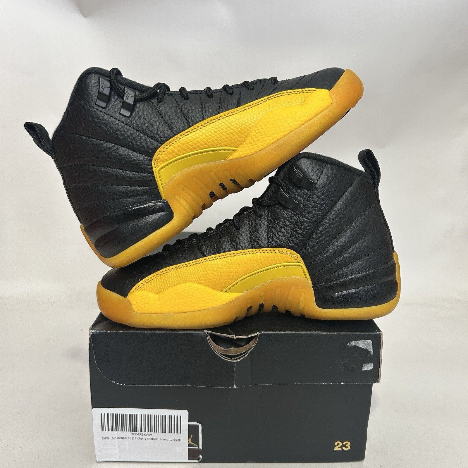 Jordan Brand Nike Air Jordan 12 Retro GS “Black University Gold” Size US 5.5 / IT 35.5 - 3 Thumbnail