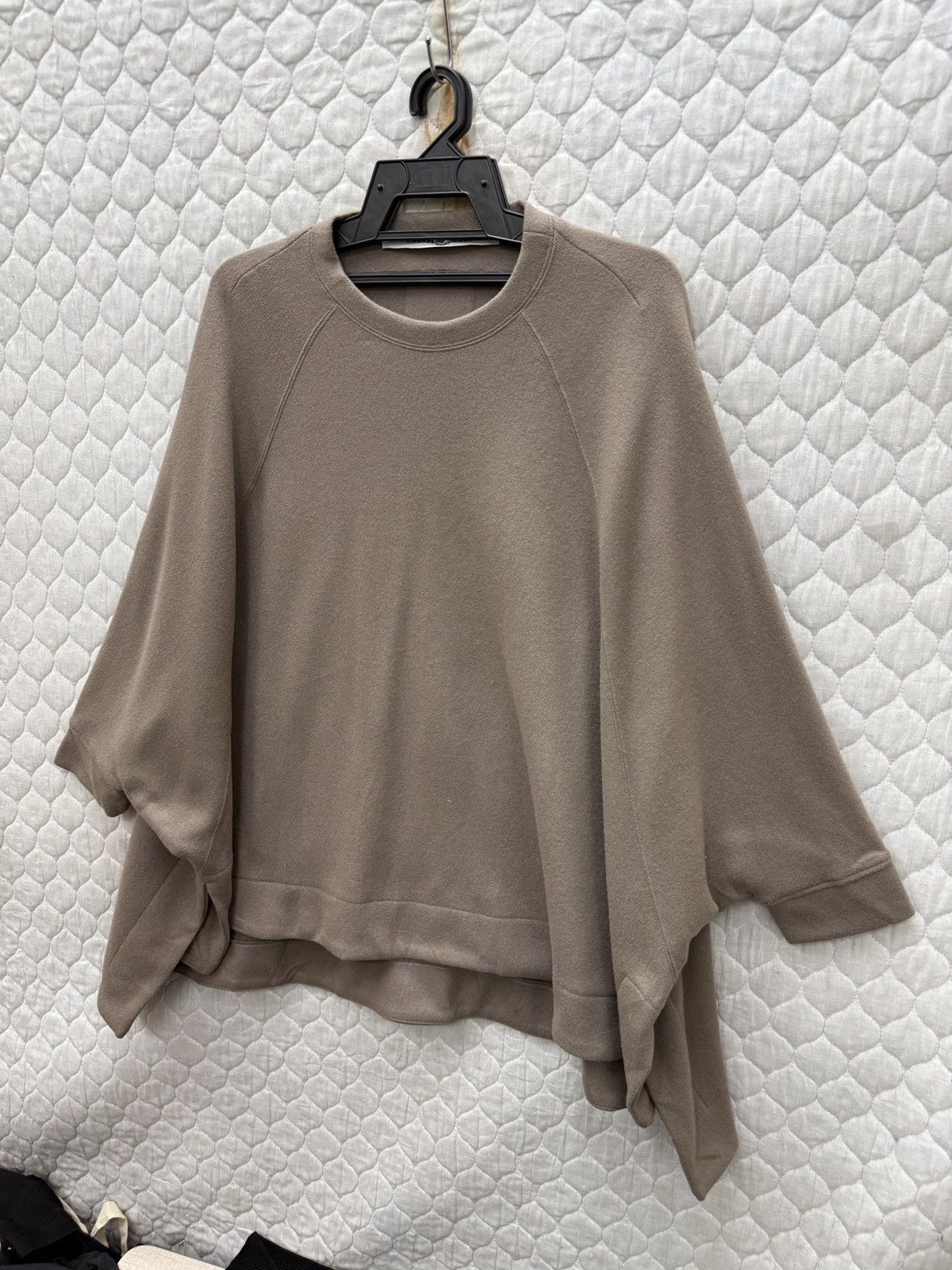 Hypebeast 🔥🔥🔥ARCHIVE COG THE BIG SMOKE PONCHO Size M / US 6-8 / IT 42-44 - 3 Thumbnail