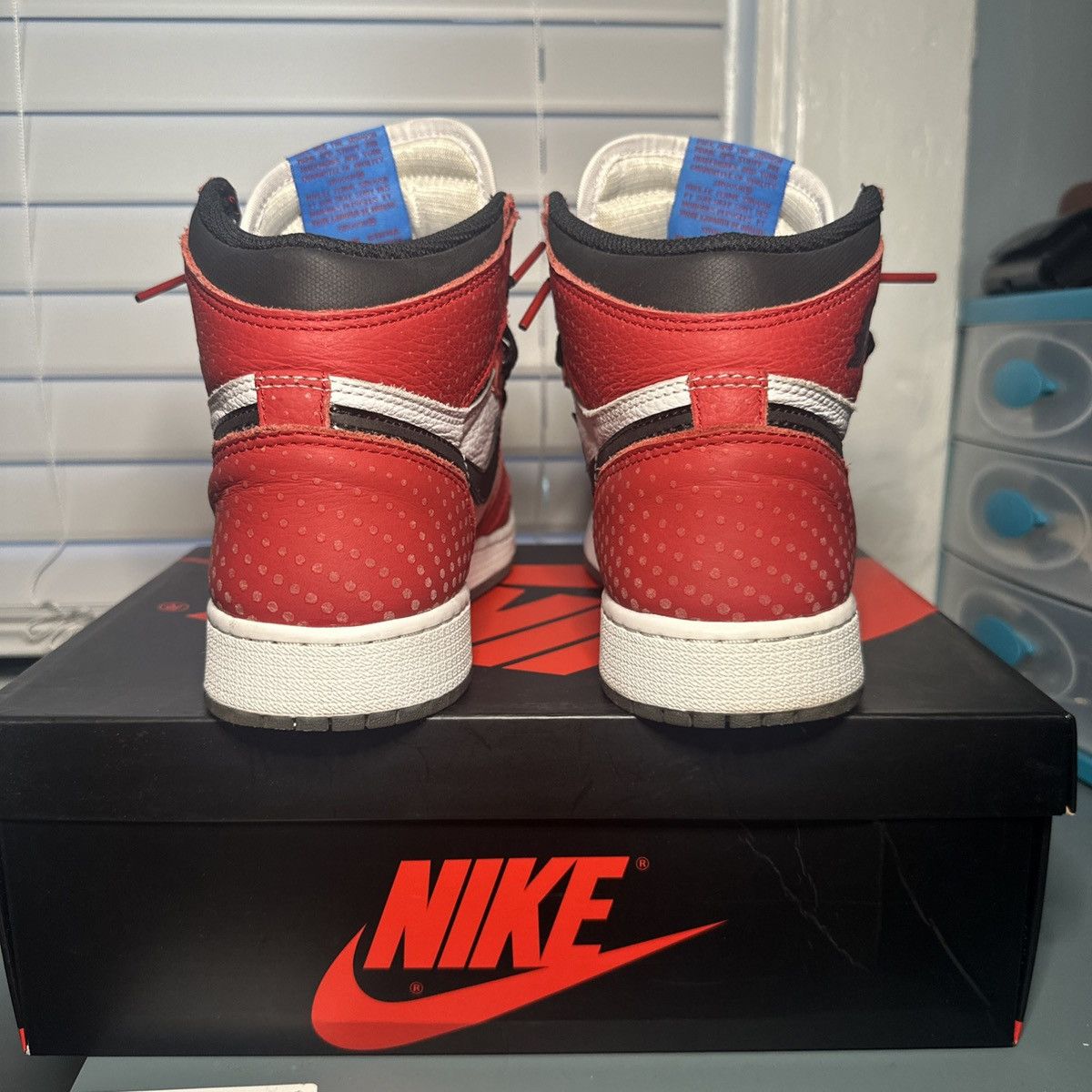 Jordan Brand × Nike *Nike Air Jordan 1 Retro High GS Spiderman Origin Story Size US 7 / EU 40 - 8 Thumbnail