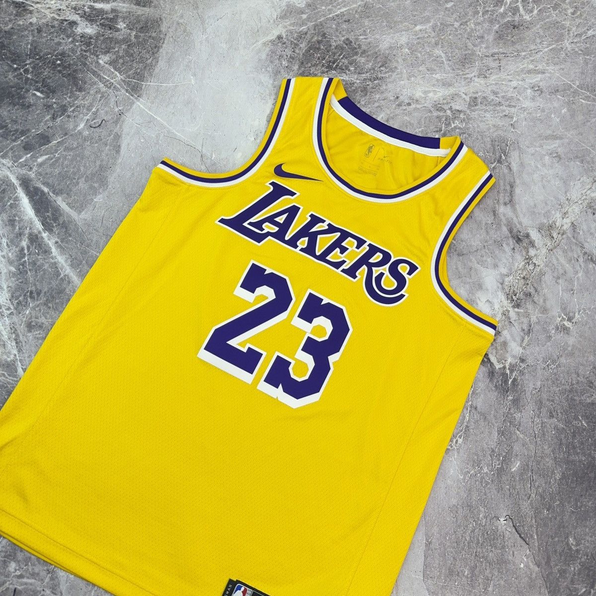 NBA × Nike Nike Swingman Los Angeles Lakers LeBron James #23 Jersey M Size US M / EU 48-50 / 2 - 11 Thumbnail