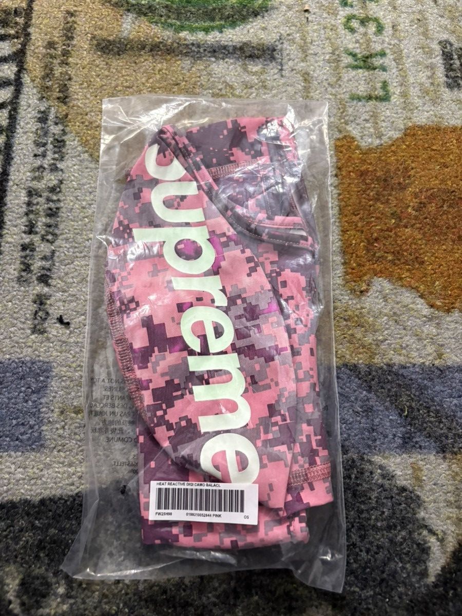 Supreme Supreme Heat Reactive Digi Camo Balaclava (GLOW IN DARK) Size ONE SIZE - 3 Thumbnail