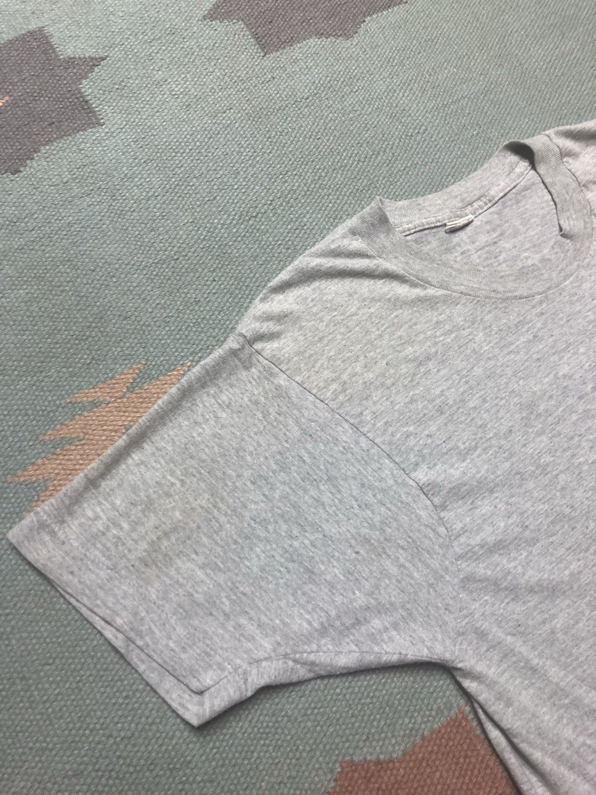 Vintage 80s pocket t shirt BVD blank thin soft single stitch medium Size US M / EU 48-50 / 2 - 4 Thumbnail