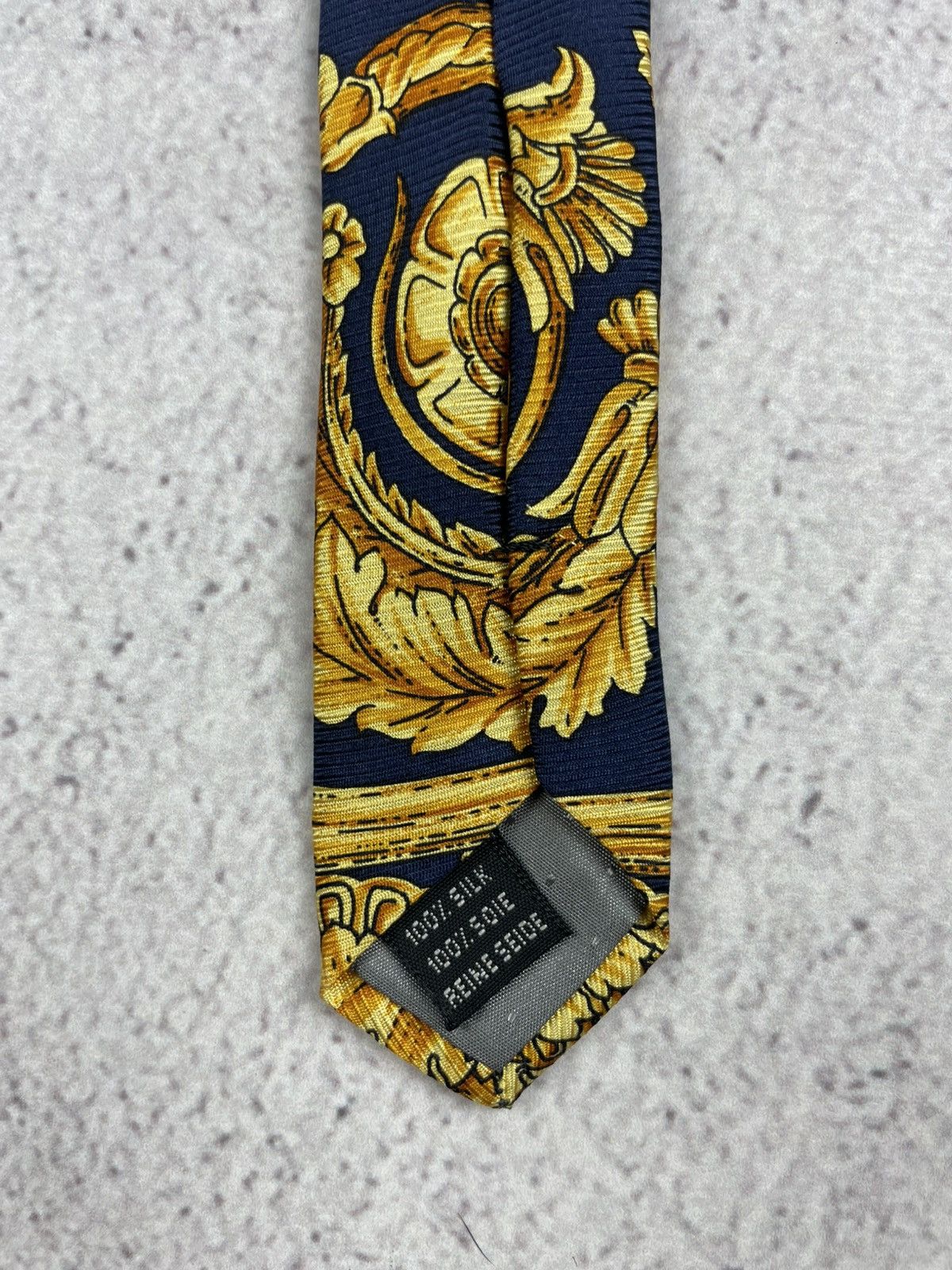 Versace Gianni Versace Vintage Silk Tie Baroque Pattern Navy Gold Size ONE SIZE - 11 Thumbnail