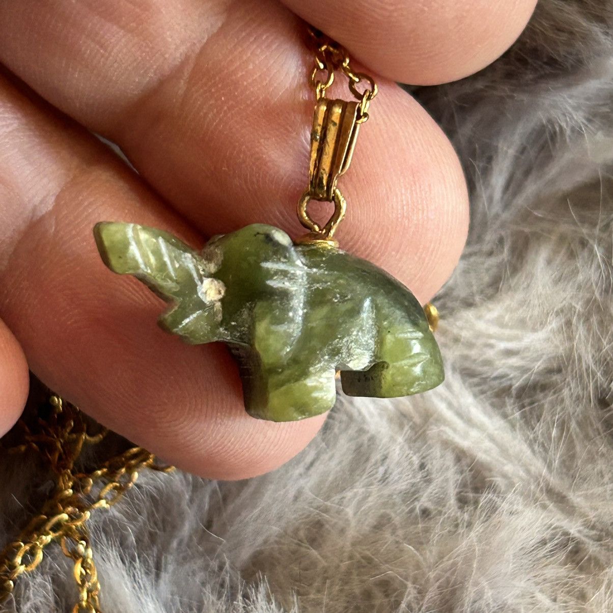Vintage Vintage hand carved nephrite jade lucky elephant necklace Size ONE SIZE - 7 Thumbnail