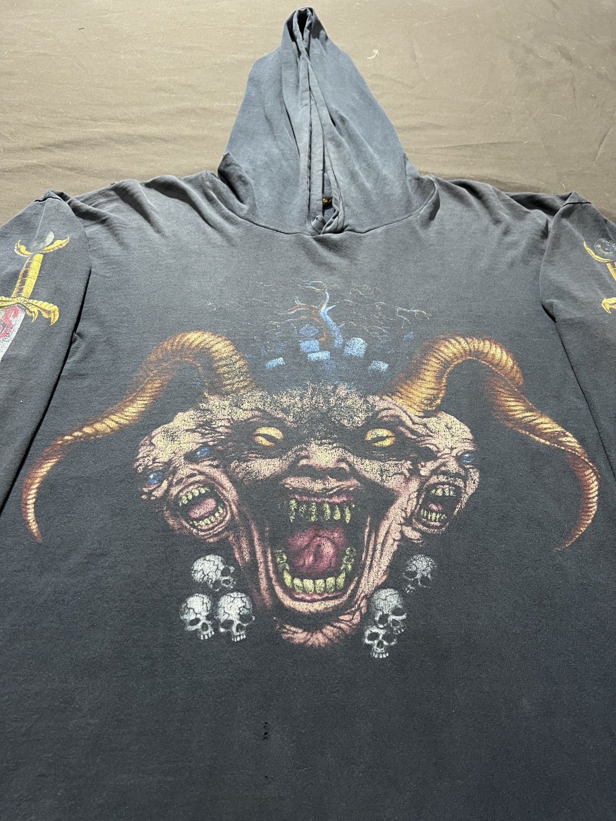 Band Tees Vintage 90s Slayer Clash of The Titans Thrashed Faded Metal Size US XL / EU 56 / 4 - 5 Thumbnail