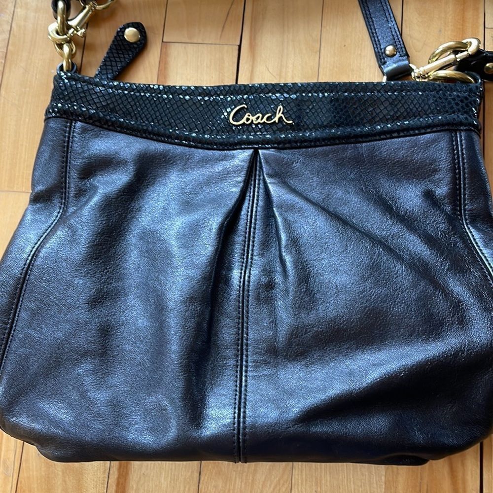 Coach Coach black leather python edge Ashley zip closure 2- strap Size ONE SIZE - 1 Thumbnail