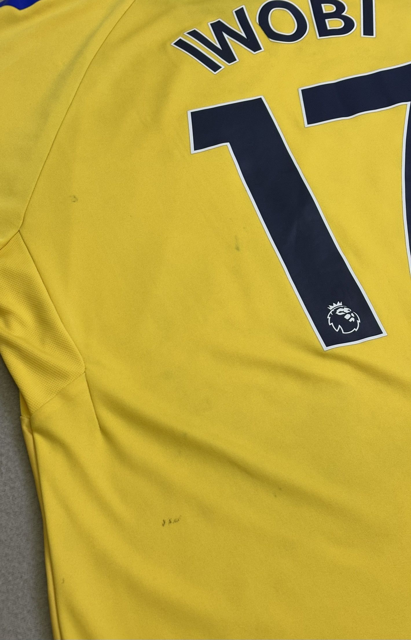 Hummel Everton 2022-2023 Iwobi #17 Hummel Football Jersey Size XL Size US XL / EU 56 / 4 - 18 Thumbnail