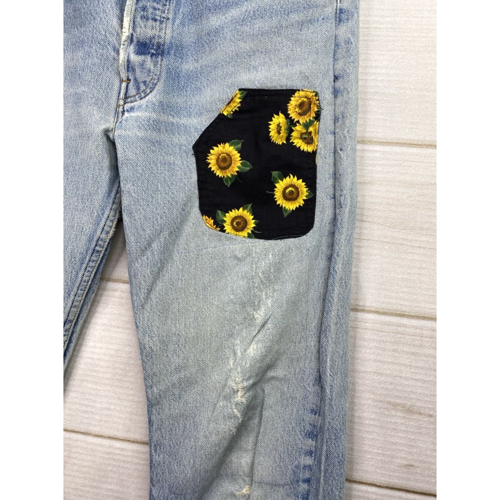 Levi's Levi's Womens 501 Jeans Jeans Boho Patch Upcycled Light Wash 30x30.5 Floral Distressing Buttons Fly Vintage 501 Button Fly Patch Relaxed Jeans 30, XL? Size 40" / US 18 - 2 Thumbnail