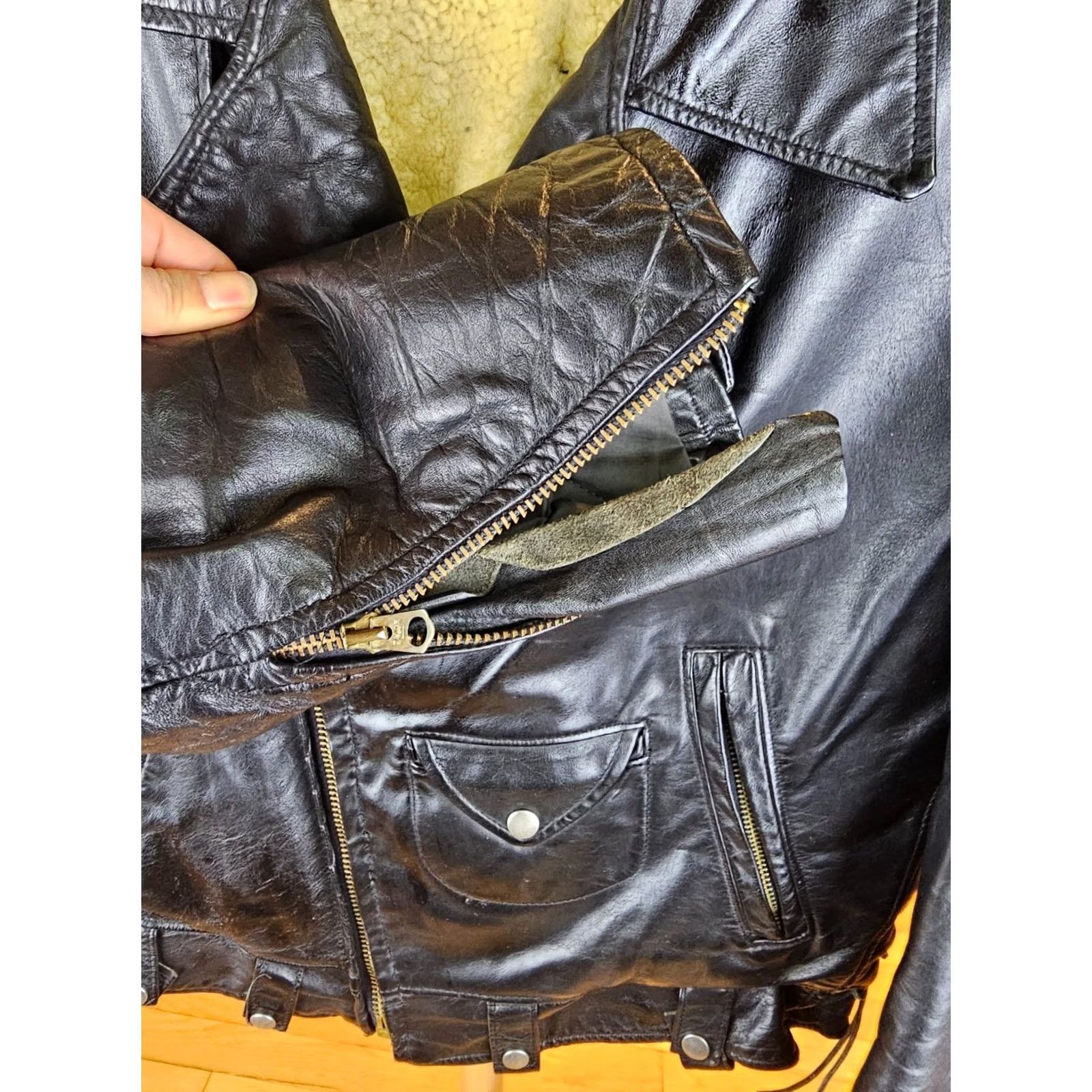 Golden Bear VINTAGE GOLDEN BEAR SHERPA SHEEPSKIN LINING MOTORCYCLE LEATHER JACKET SZ 40 BLACK Mens Jacket 60's Cross Shoulder 19in Cross Chest 23in Size US XXS / EU 40 - 7 Thumbnail