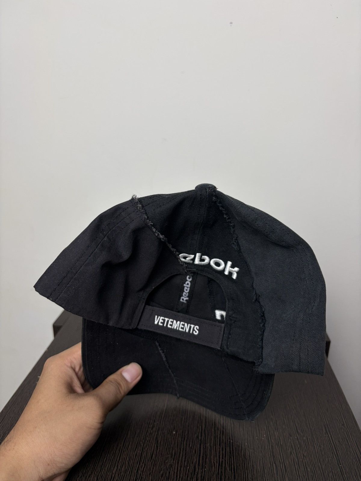 Vetements FREE TAX! AW17 Vetements Reebok Reconstructed Hat Size ONE SIZE - 5 Thumbnail