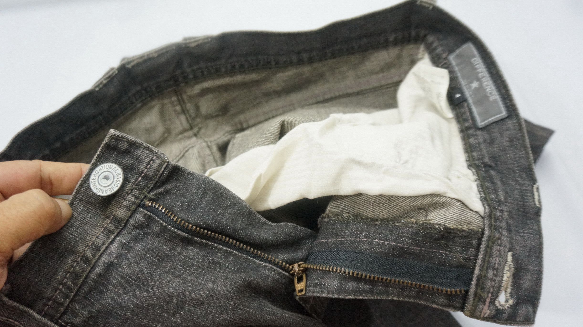 Japanese Brand 🔥EDGE RUPERT Vintage Black Distressed Jeans Size US 33 - 14 Thumbnail