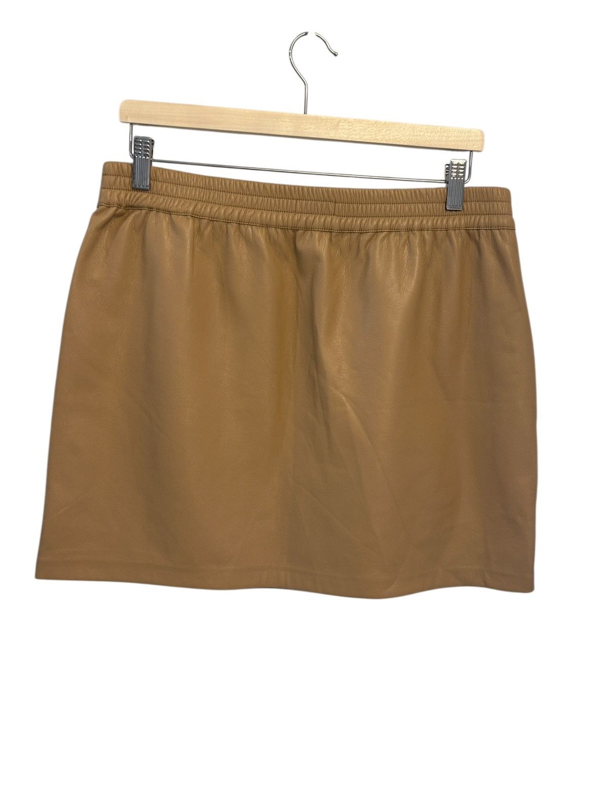 Aritzia Aritzia Babaton Flags Vegan Leather Mini Skirt Tan large Size 32" / US 10 / IT 46 - 2 Thumbnail
