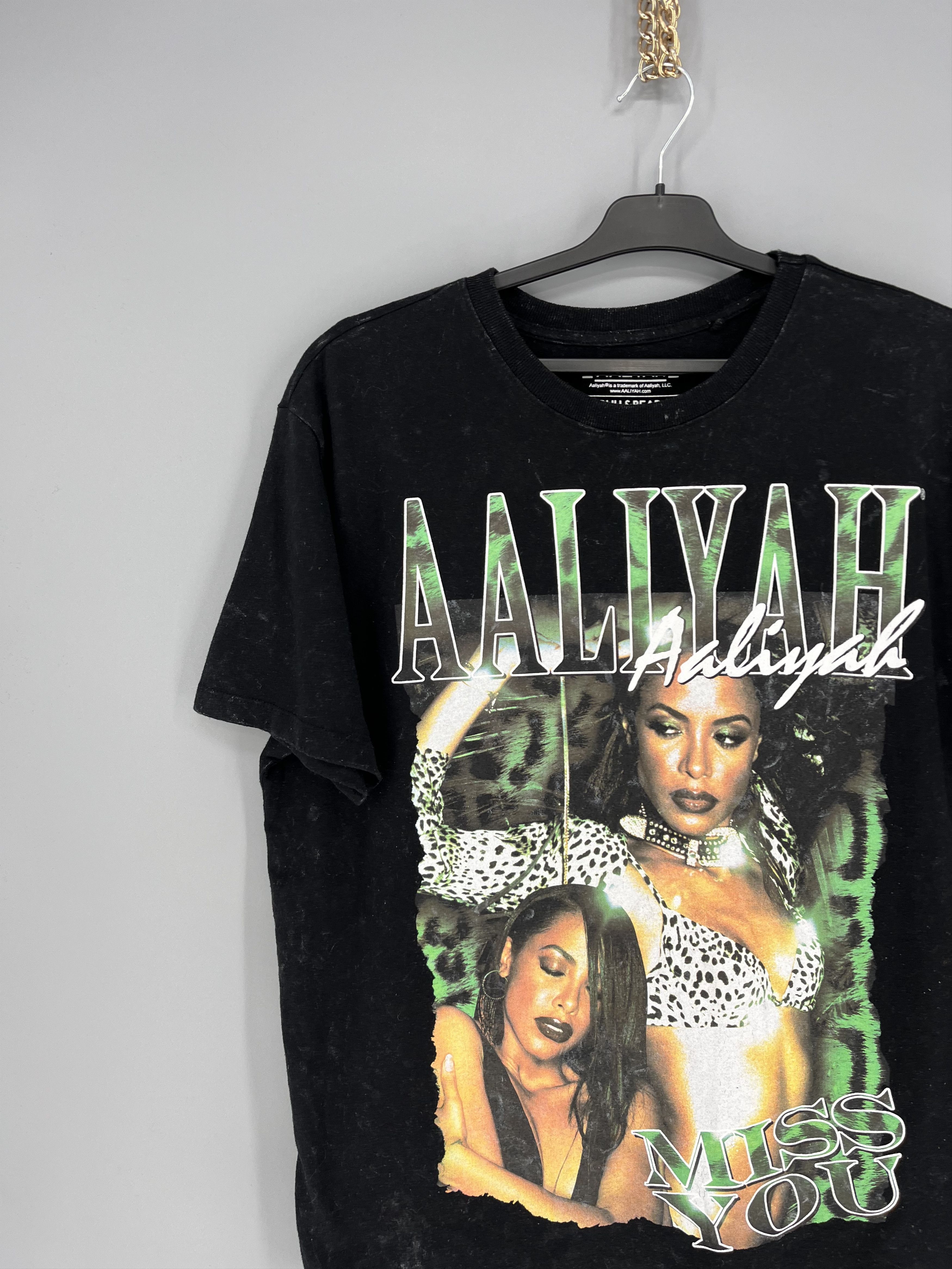 Rap Tees Vintage Aaliyah Graphic Big Logo Girl Rap band tee Size US L / EU 52-54 / 3 - 4 Thumbnail