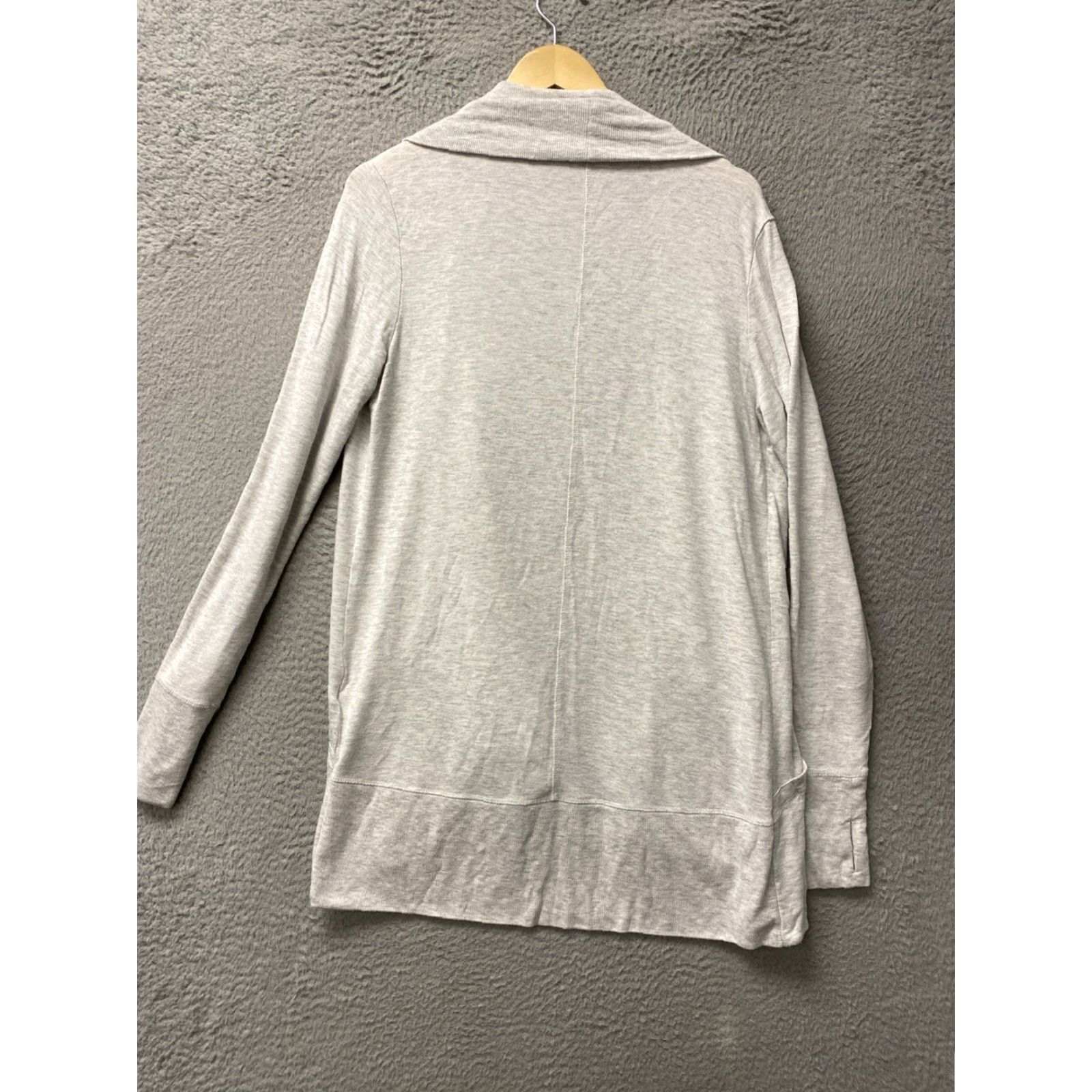 Athleta Athleta Cardigan Pranayama Wrap Sweater Women's Medium Light Gray Size M / US 6-8 / IT 42-44 - 7 Thumbnail