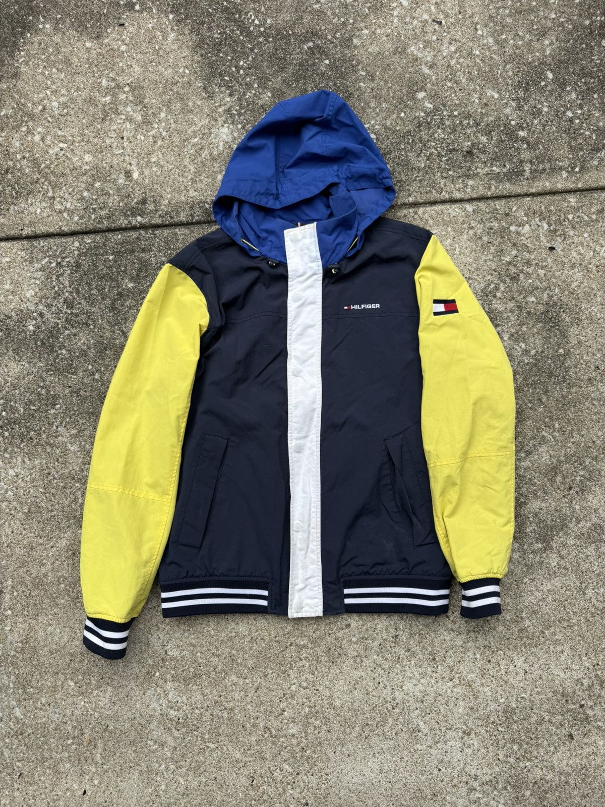 Tommy Hilfiger 90s Lightweight Colorblocked Sailing Jacket Size US M / EU 48-50 / 2 - 1 Thumbnail