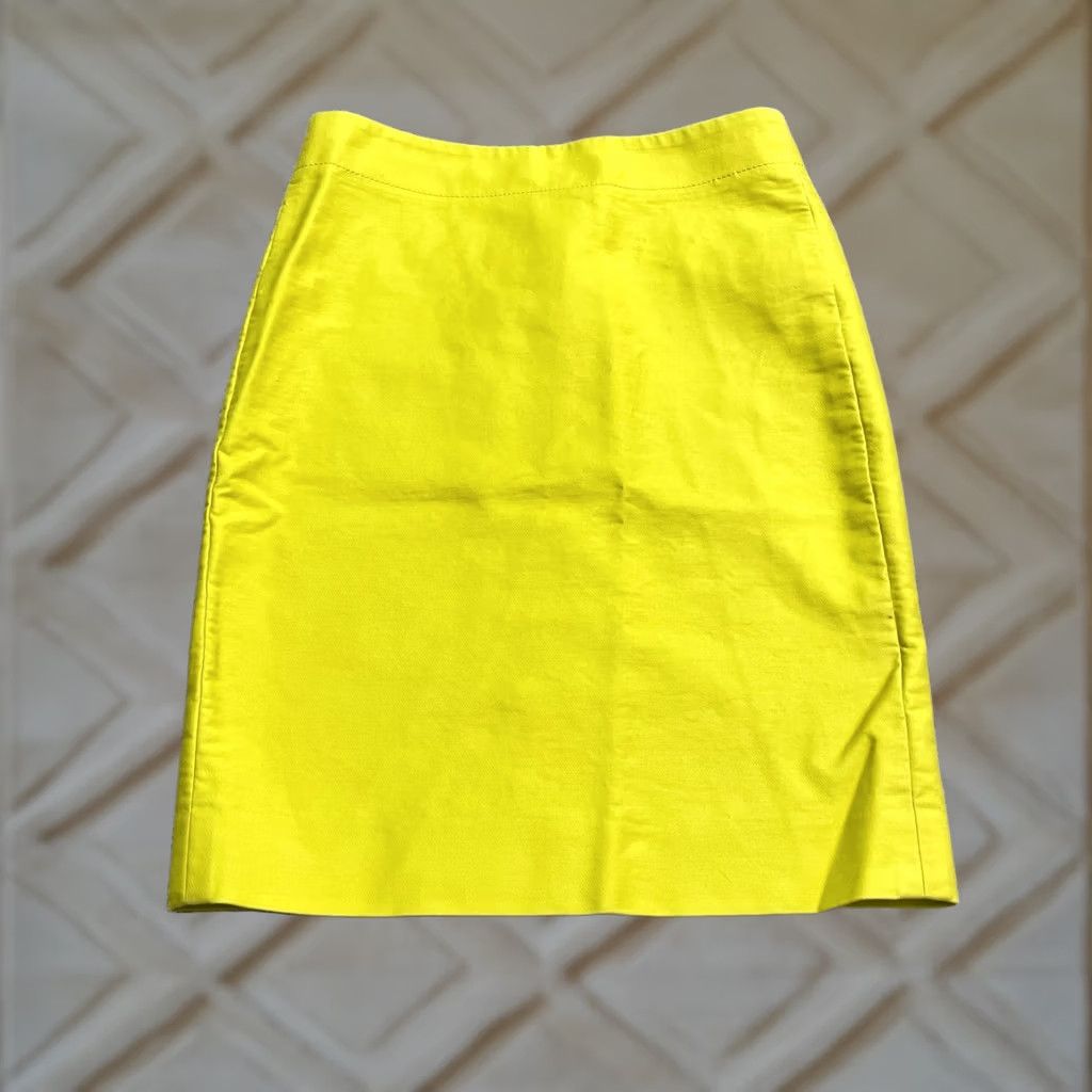J.Crew J.Crew No. 2 Lyn Straight Pencil Skirt Women 00 Neon Yellow Knee Length Cotton Spandex Lined Machine Washable Men? Size 24" / US 00 / IT 34 - 1 Thumbnail