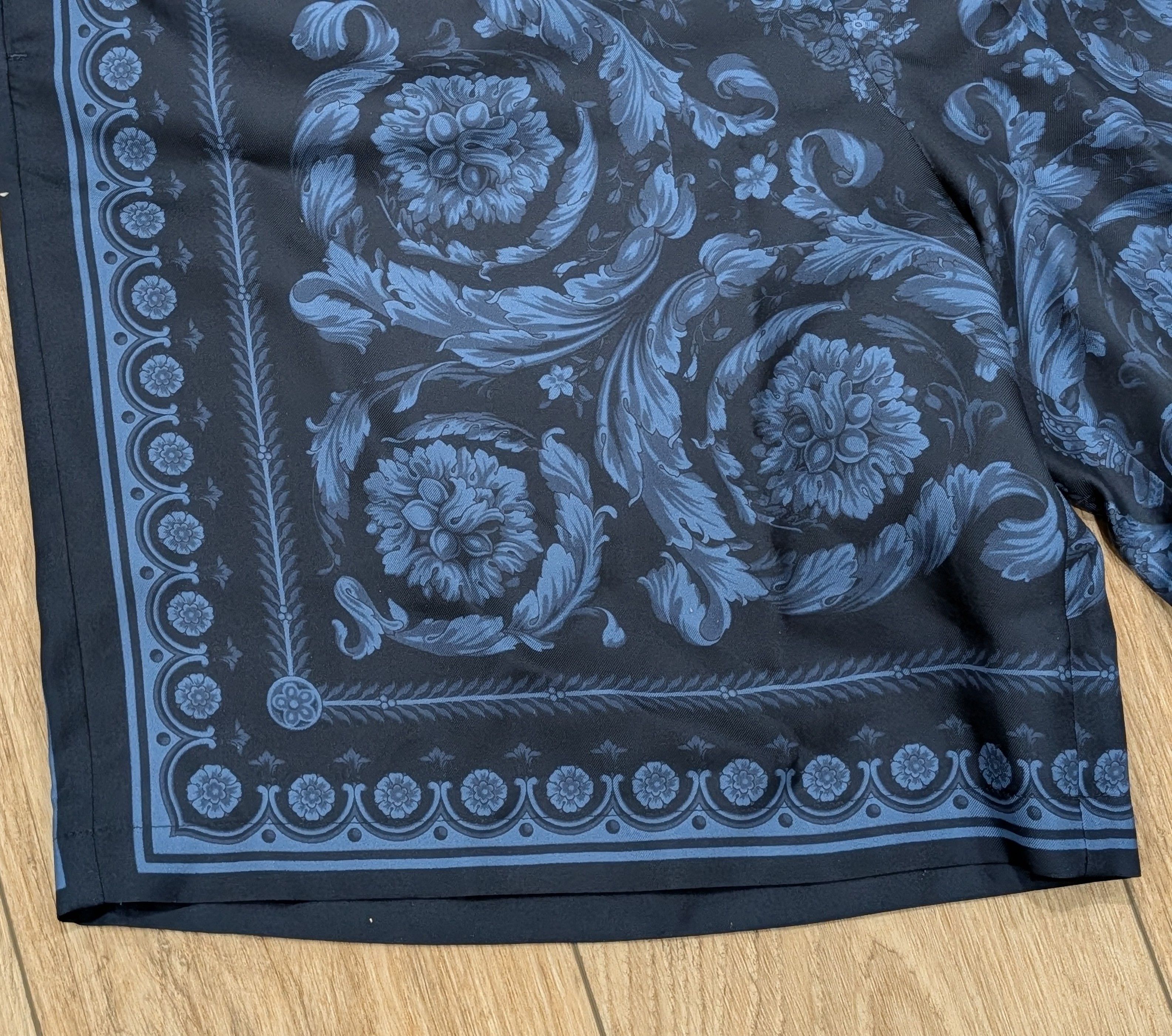 Versace Versace Barocco Silk Shorts Navy/Blue 52 US 36 Size US 36 / EU 52 - 2 Thumbnail