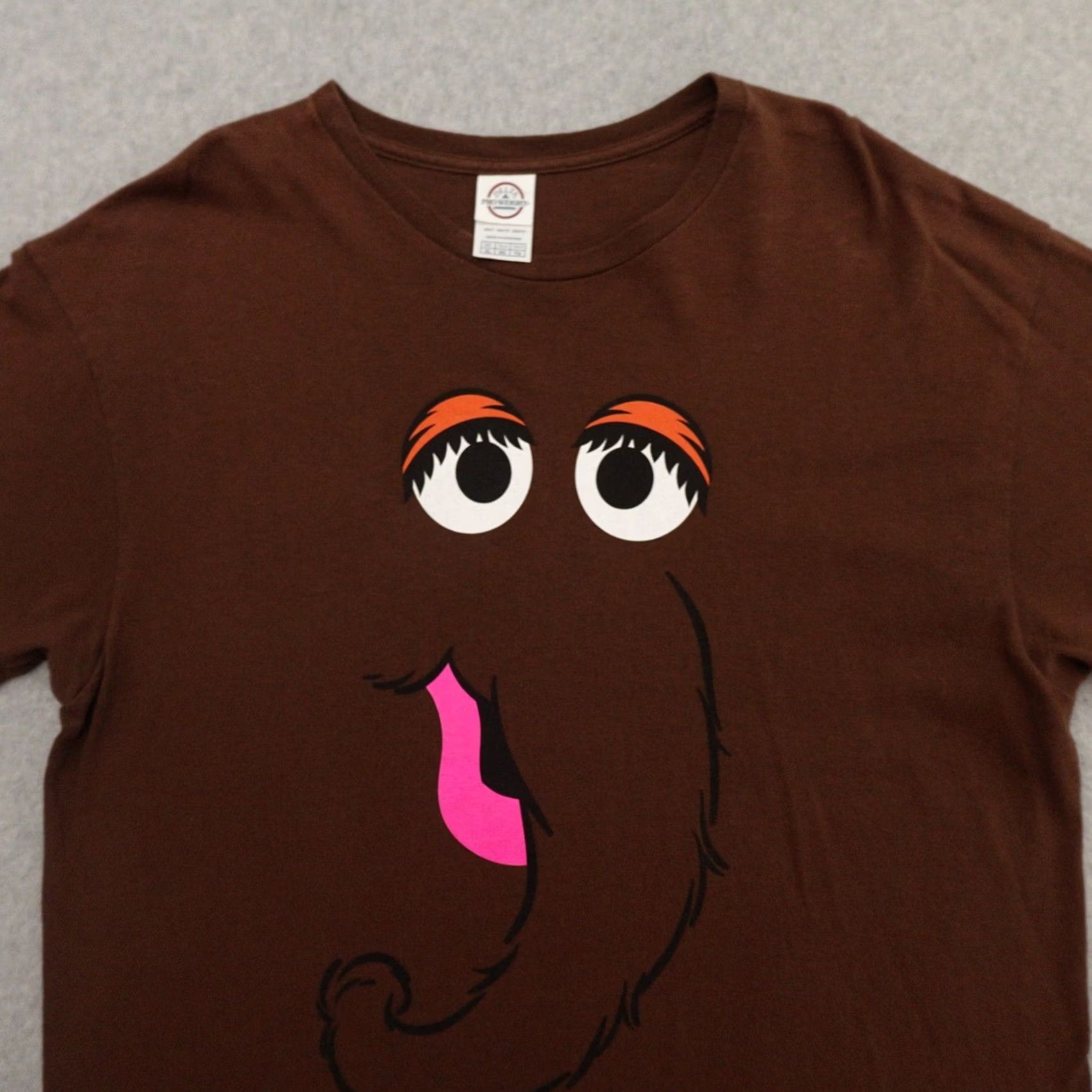 Delta VINTAGE Delta T-Shirt XL Brown Sesame Street Snuffleupagus Adult Men Short Sleeve Shirt Measured in Pictures Size US XL / EU 56 / 4 - 6 Thumbnail