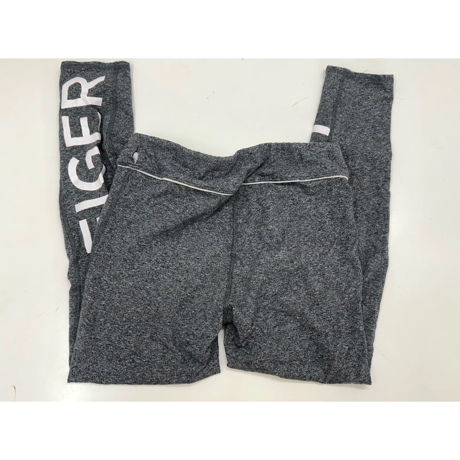 Tommy Hilfiger Tommy Hilfiger Sport Capris Leggings Size Medium Gray Logo Shirt Women Capri Regular Cotton Spandex Breathable Size 32" / US 10 / IT 46 - 5 Thumbnail
