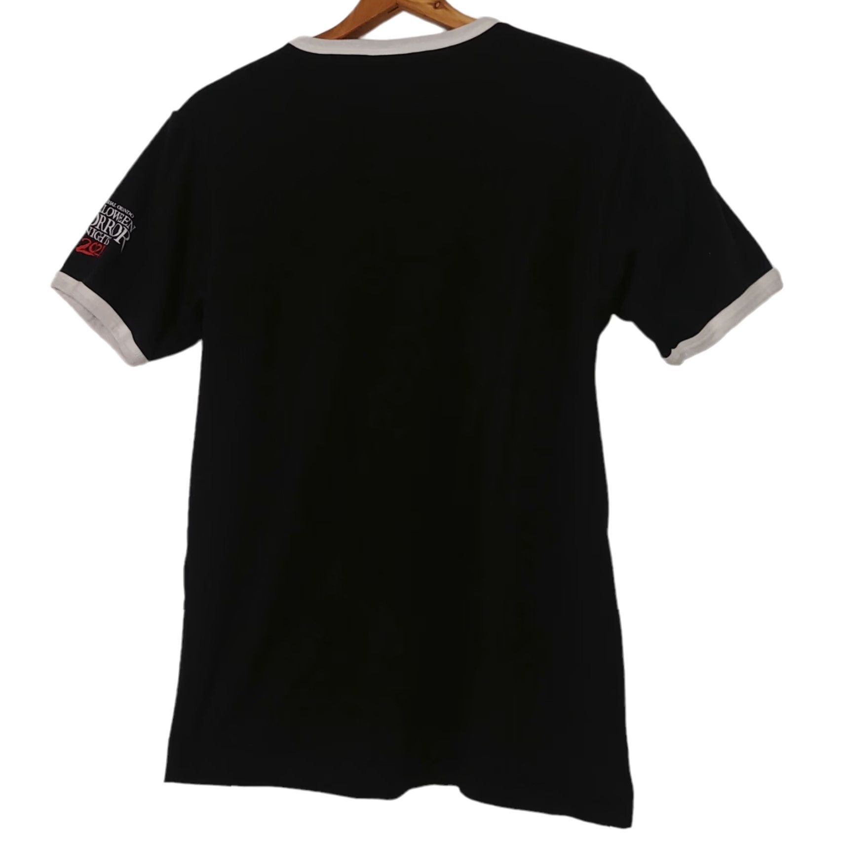 Vintage Universal Studios Halloween Horror Nights Ringer T-Shirt Unisex Small Black 2021 Horror Movie Characters Size US S / EU 44-46 / 1 - 5 Thumbnail