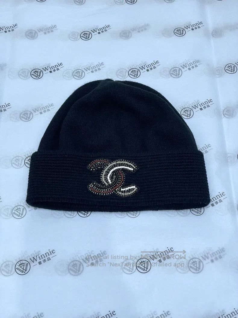 Chanel 23A handicraft workshop beaded logo black knitted c