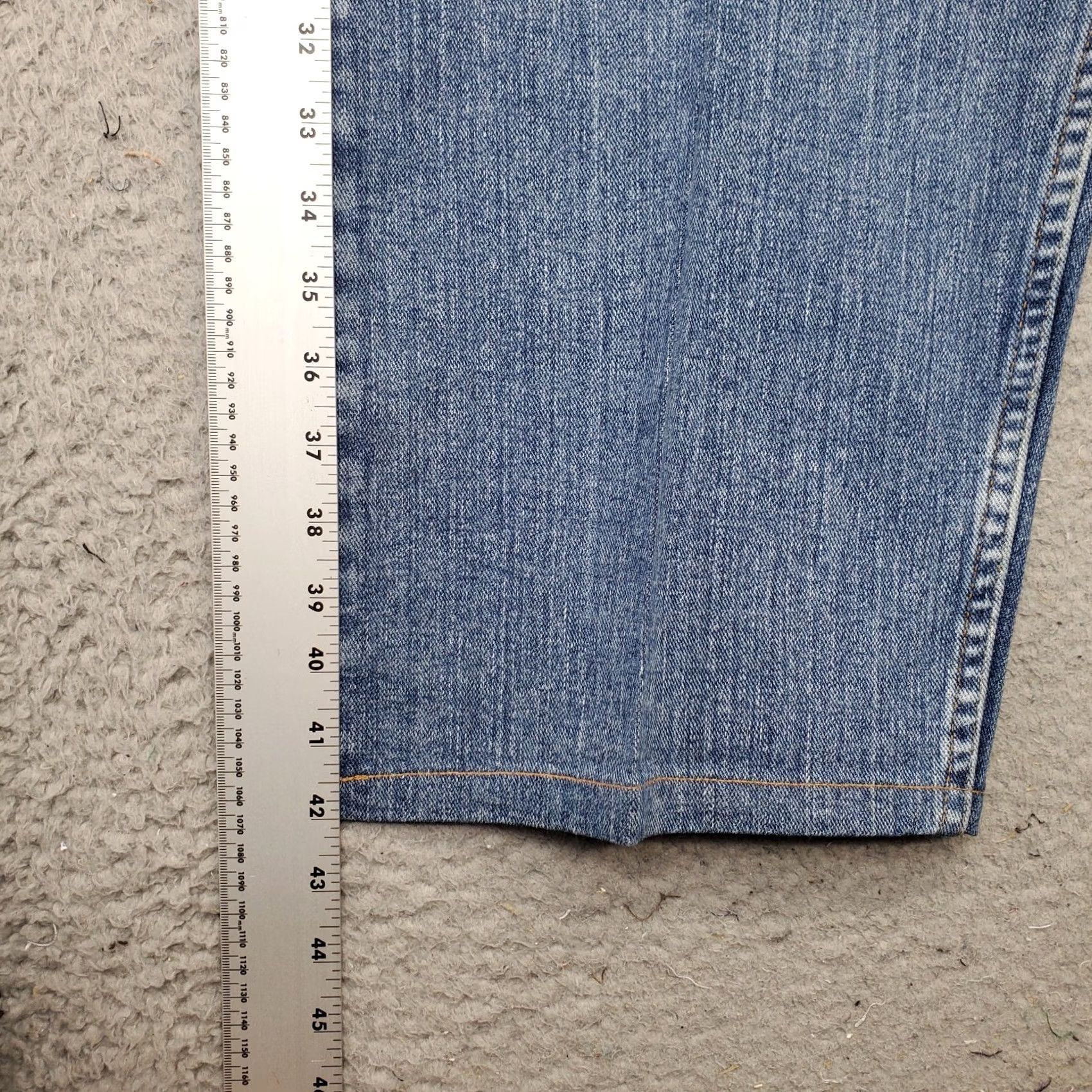 Wrangler VINTAGE Wrangler Straight Leg Jeans Men 48x30 Blue Denim Relaxed Fit Medium Wash Stretch Jeans Mens 48 Jeans Blue Denim Welfare Size US 32 / EU 48 - 3 Thumbnail