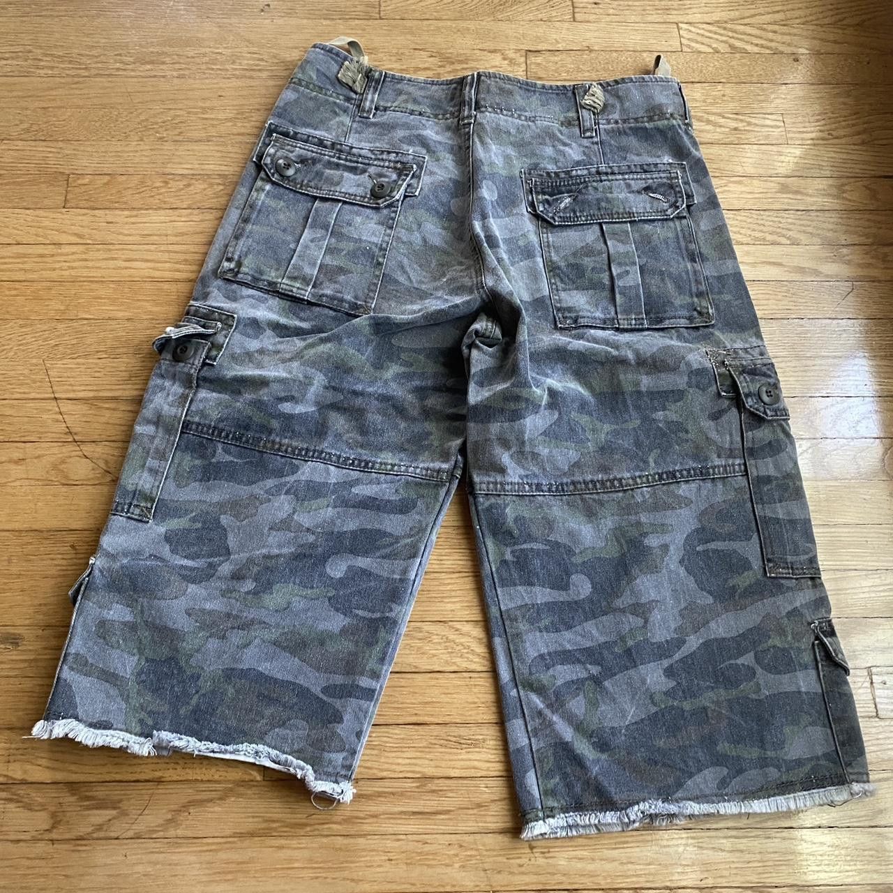 Other US101 Camo cargo shorts Size US 30 / EU 46 - 2 Thumbnail