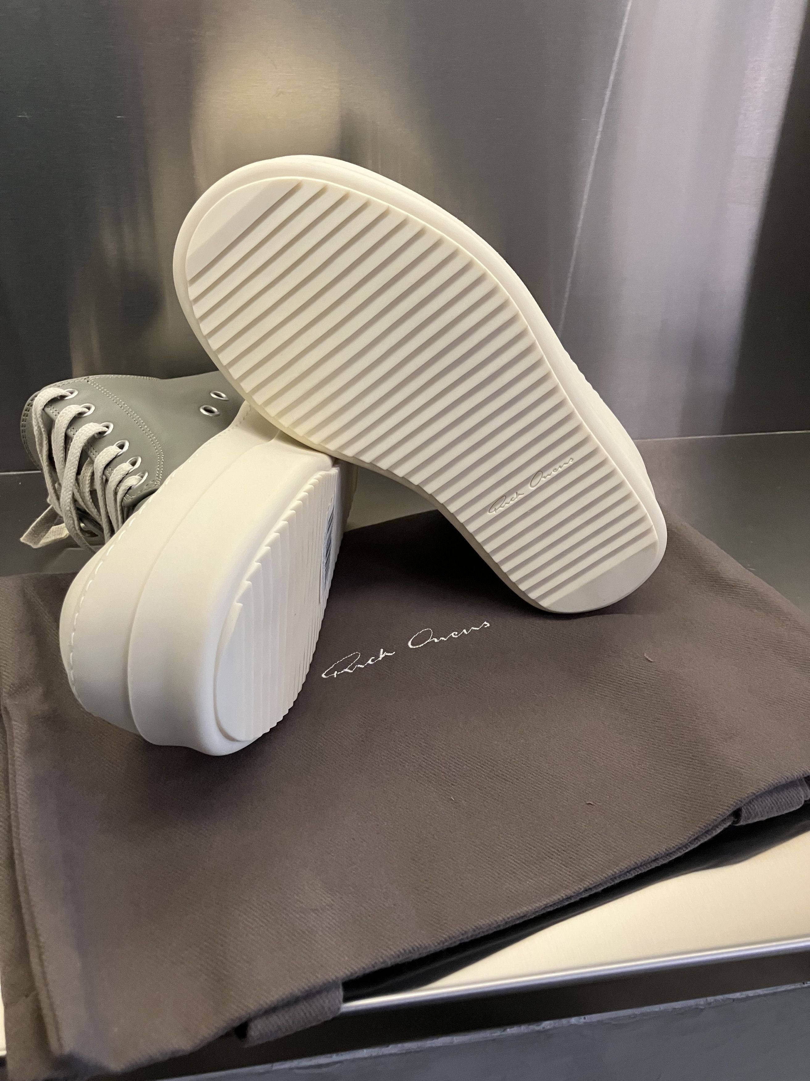 Rick Owens Low Mega Bumper Leather Sneaker Celadon/Milk/Milk Size US 5.5 / EU 38 - 6 Thumbnail