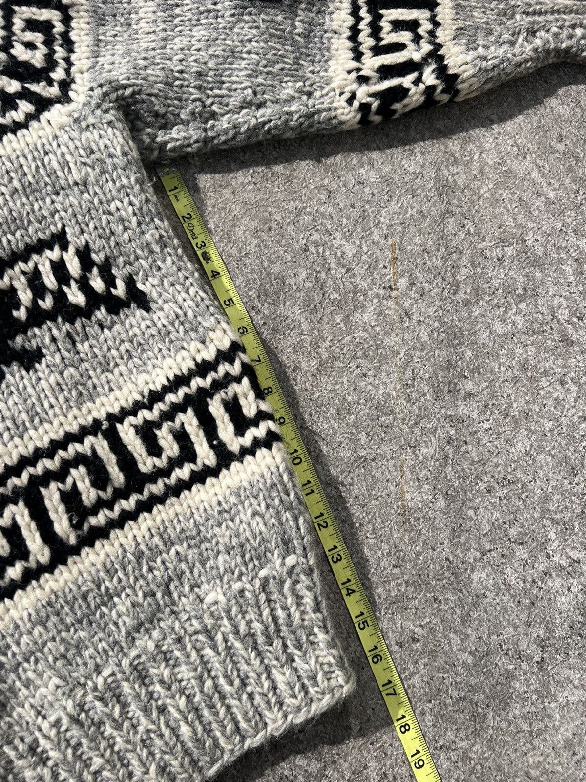 Vintage Authentic Vintage 1960s Wool Cowichan Sweater Small Medium M Size US S / EU 44-46 / 1 - 7 Thumbnail