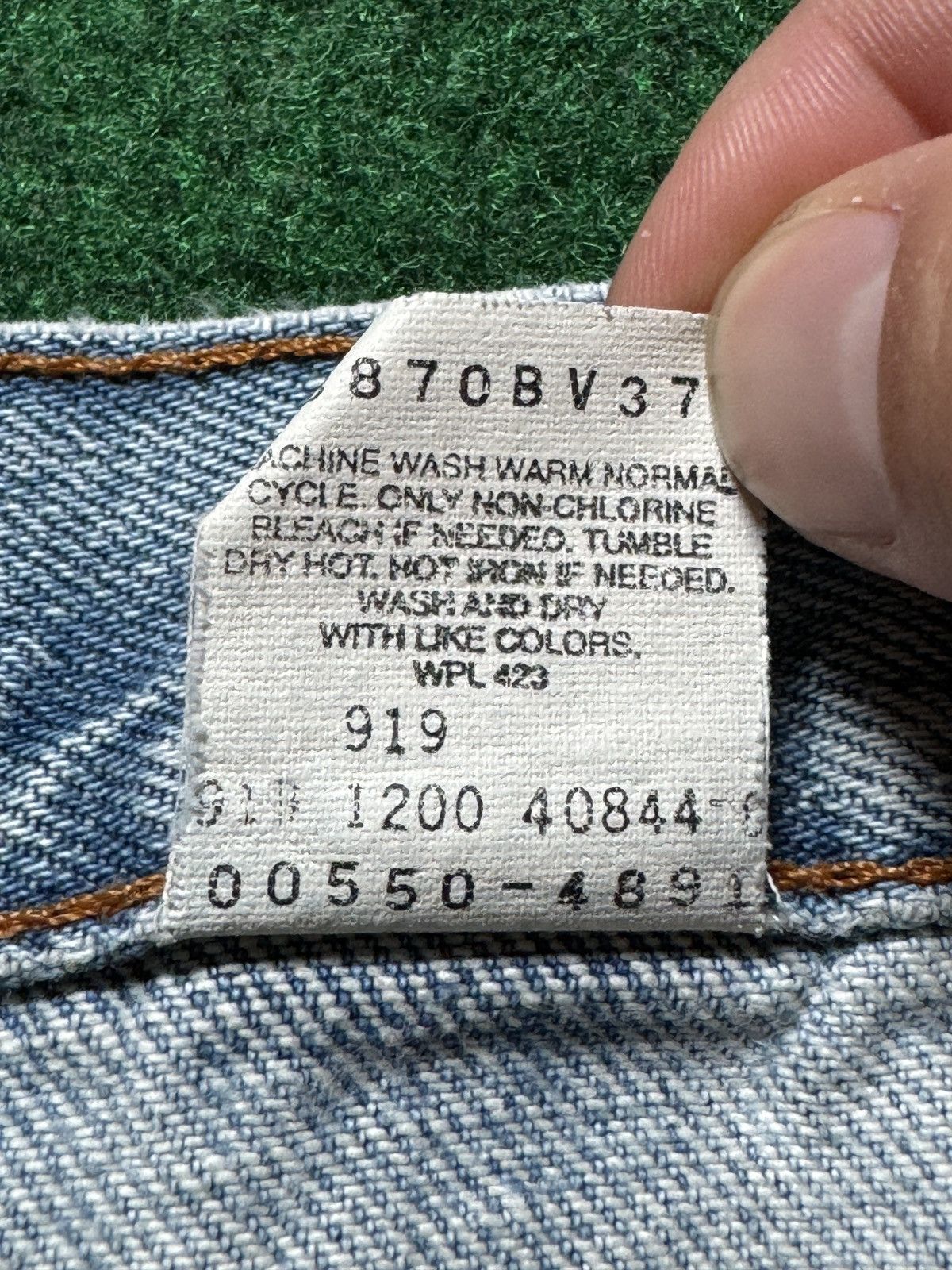 Levi's × Levi's Vintage Clothing × Vintage Vintage Levi’s 550 Distressed Light Wash Denim Jeans Size US 38 / EU 54 - 6 Thumbnail