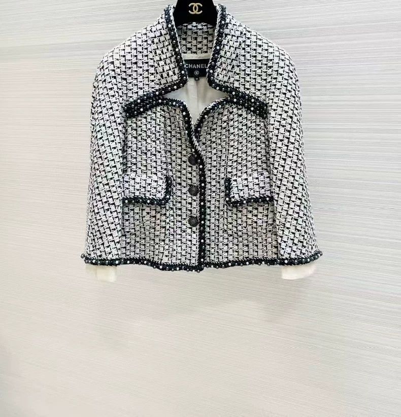 Chanel Chanel Hand workshop series heavy industry black and white Size XS / US 0-2 / IT 36-38 - 1 Thumbnail