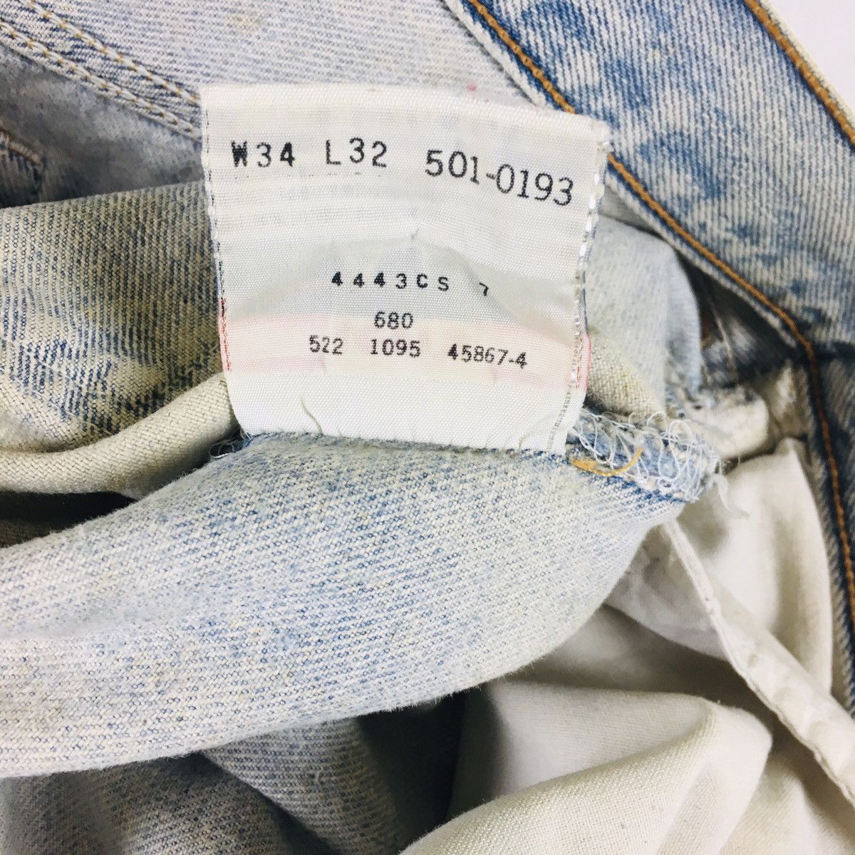 Levi's Vintage Clothing Vintage 90s Levi’s 501’ Made in USA Size US 34 / EU 50 - 13 Thumbnail