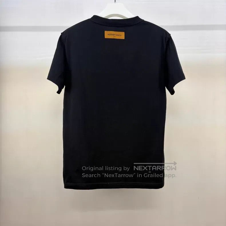 Louis Vuitton Louis Vuitton Black Embossed Logo T-Shirt Size US M / EU 48-50 / 2 - 2 Thumbnail