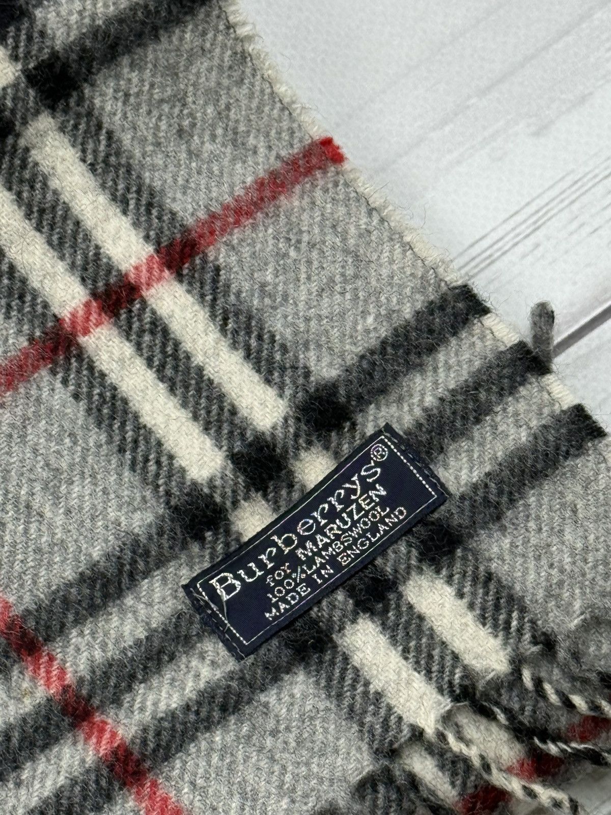 Burberry Vintage Burberrys Grey 100% Lambs Wool Size ONE SIZE - 3 Thumbnail