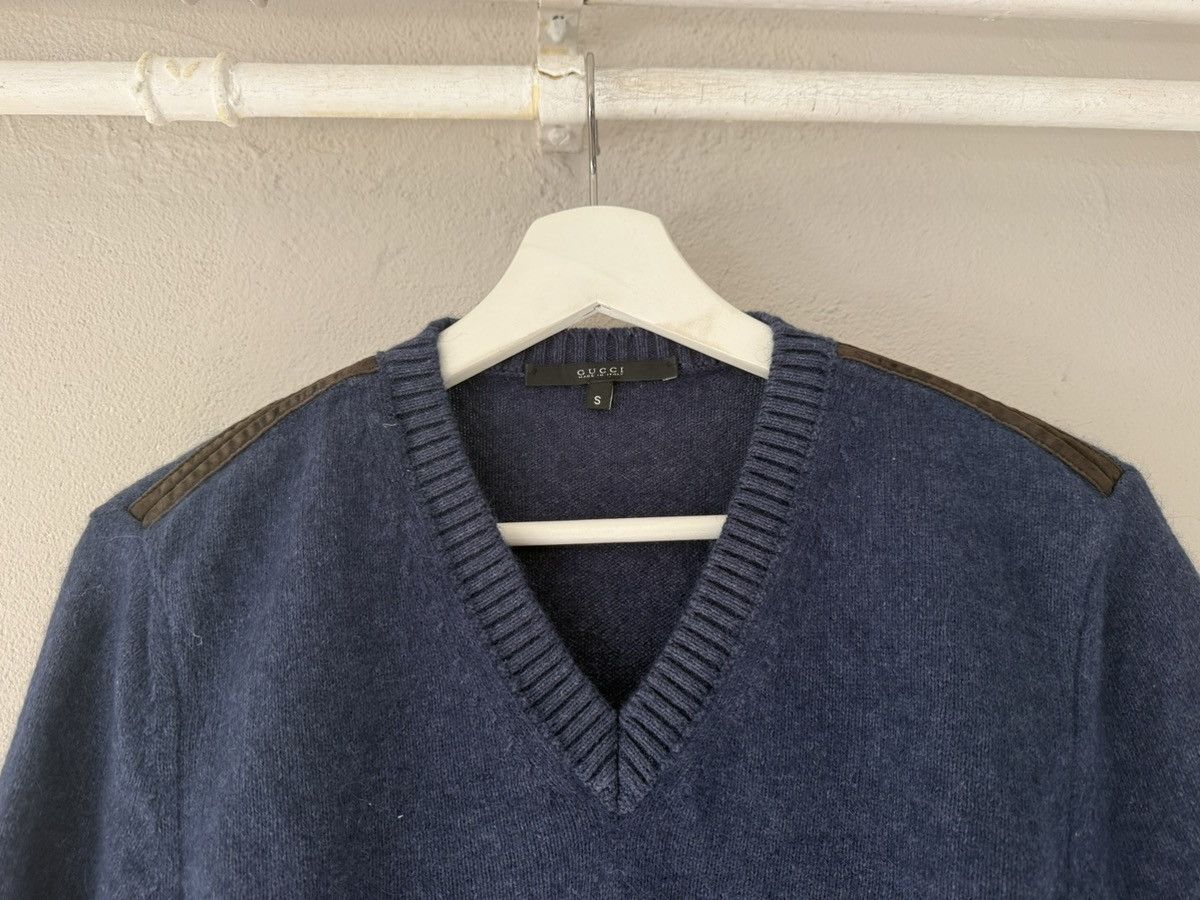 Gucci Navy V-Neck Knit Sweater with Suede Shoulder Panels Size US S / EU 44-46 / 1 - 2 Thumbnail