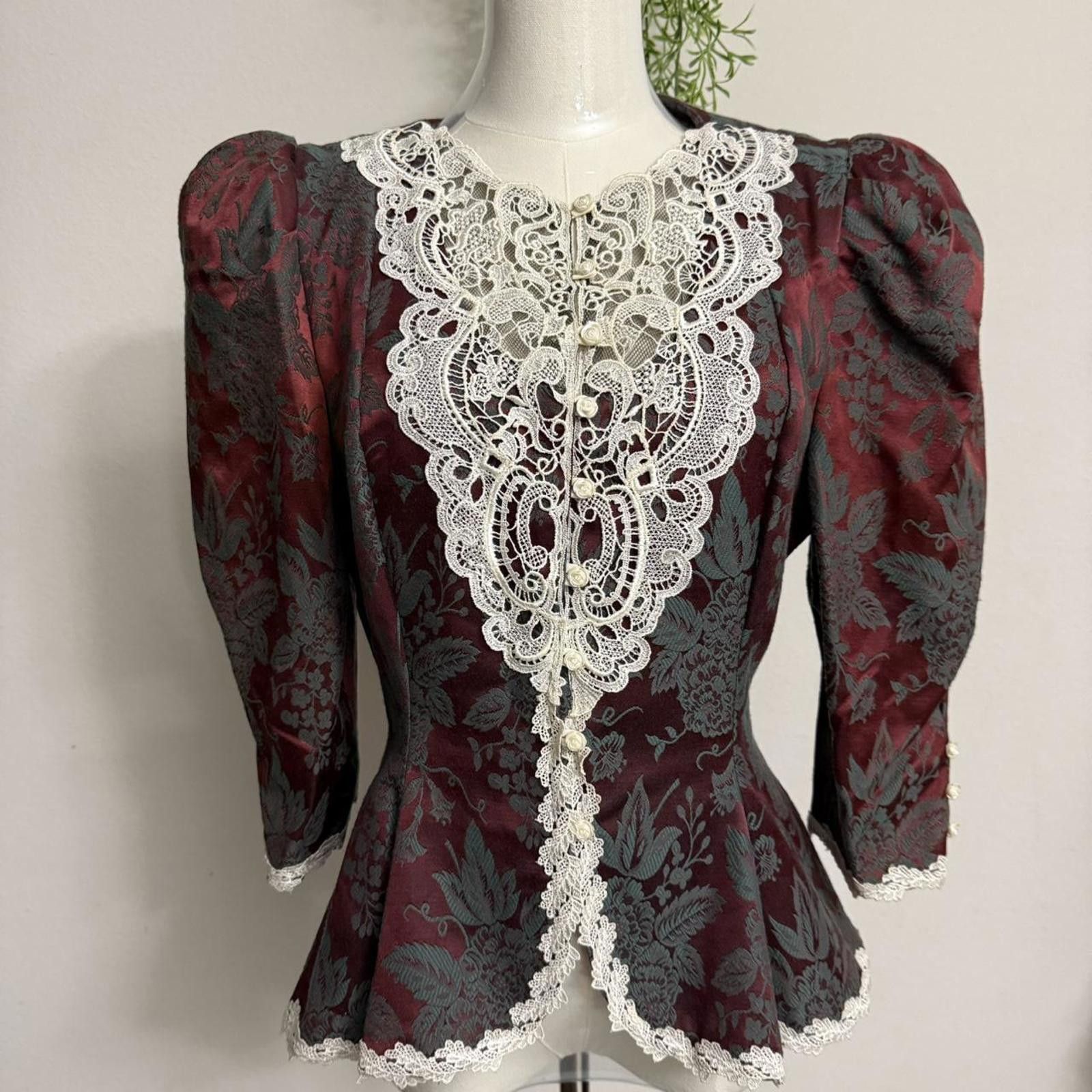 Designer Vintage Victorian Lace Floral Gothic Top Small Size S / US 4 / IT 40 - 1 Thumbnail