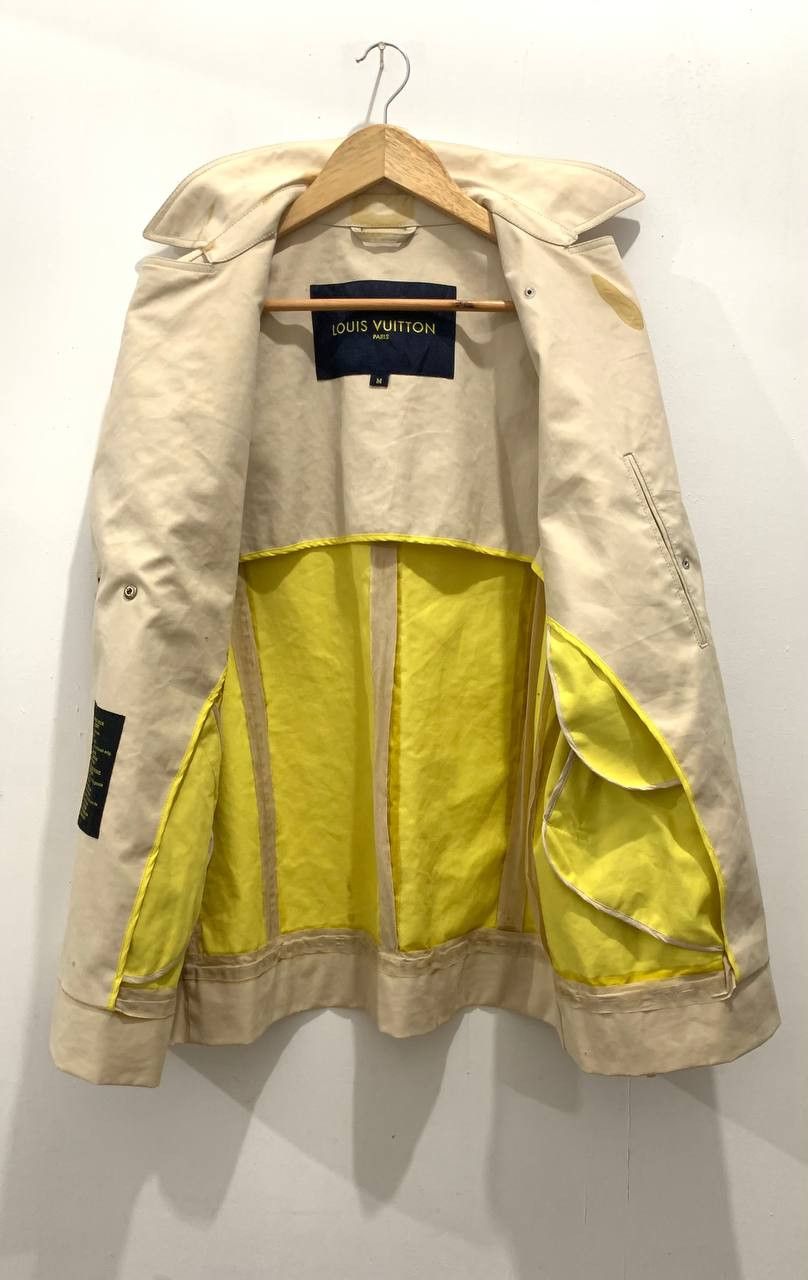 Louis Vuitton LOUIS VUITTON Paris Beige Cup Coat Distressed Size M / US 6-8 / IT 42-44 - 10 Thumbnail