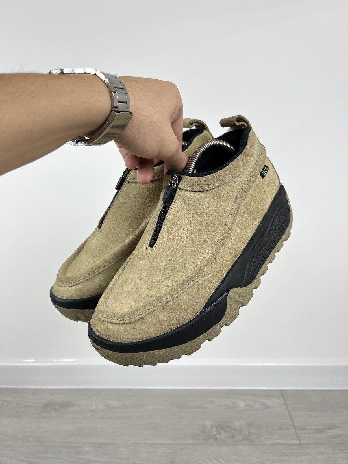 Vintage Rare Nike ACG IZY Vintage 00s Suede Beige Platform Zip Shoes Size US 8 / EU 41 - 2 Thumbnail