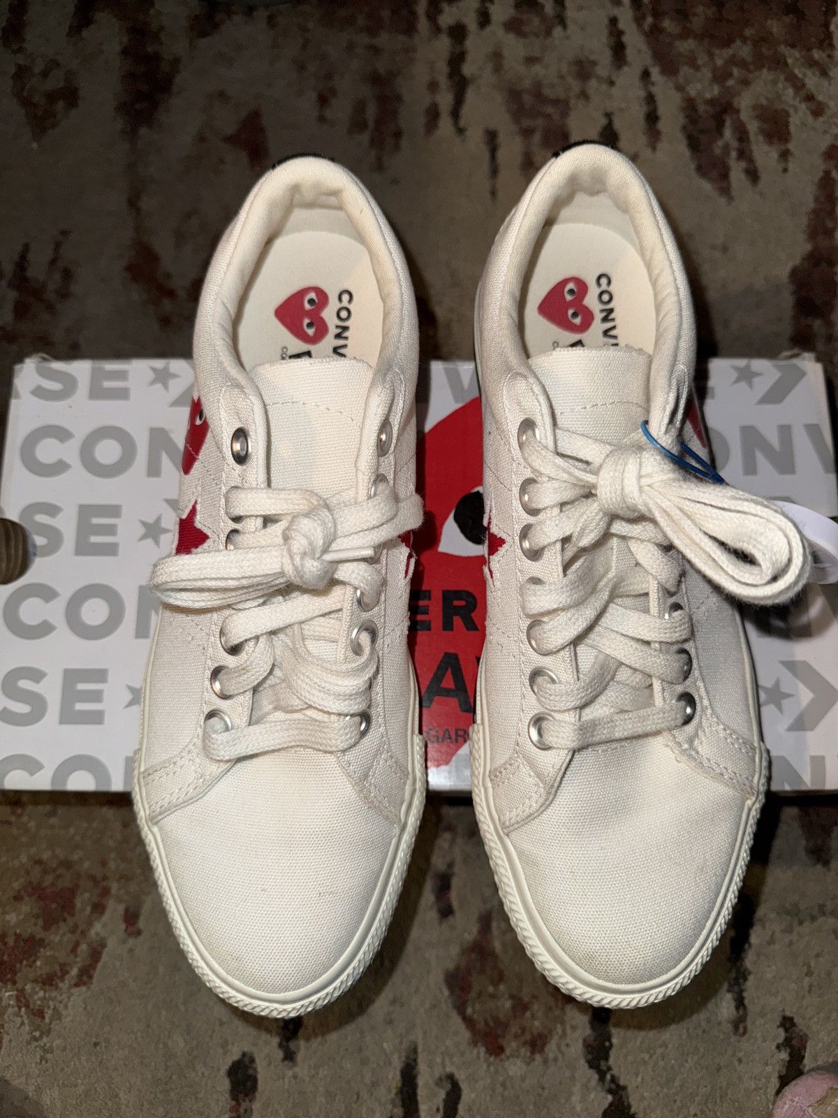 Comme des Garcons PLAY × Converse Converse x Comme des Garcons Play, one star “cloud dancer” Size US 8 / EU 41 - 9 Thumbnail