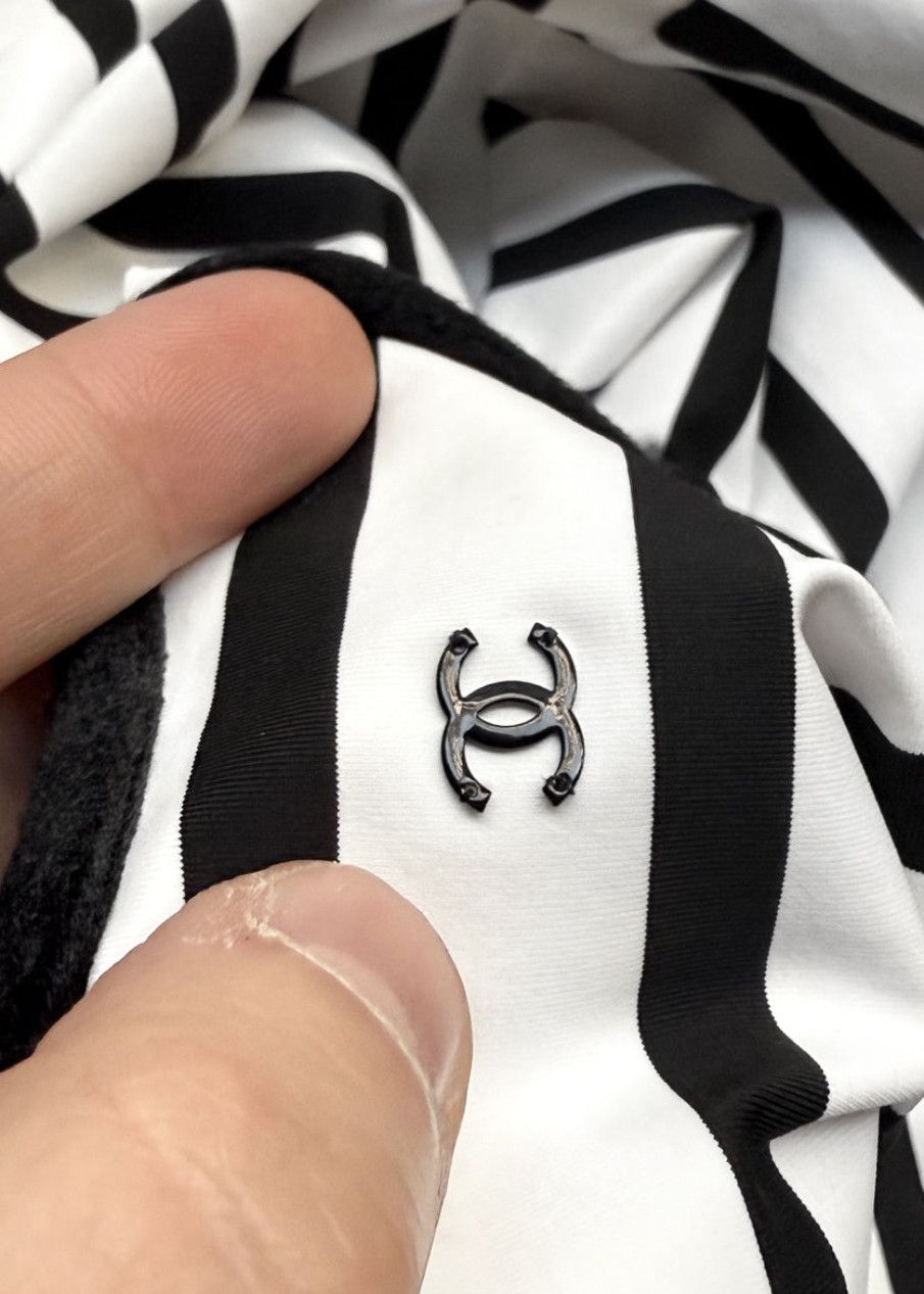 Chanel Chanel 2022 White Striped One Piece Swimsuit - 42 FR Size ONE SIZE - 3 Thumbnail