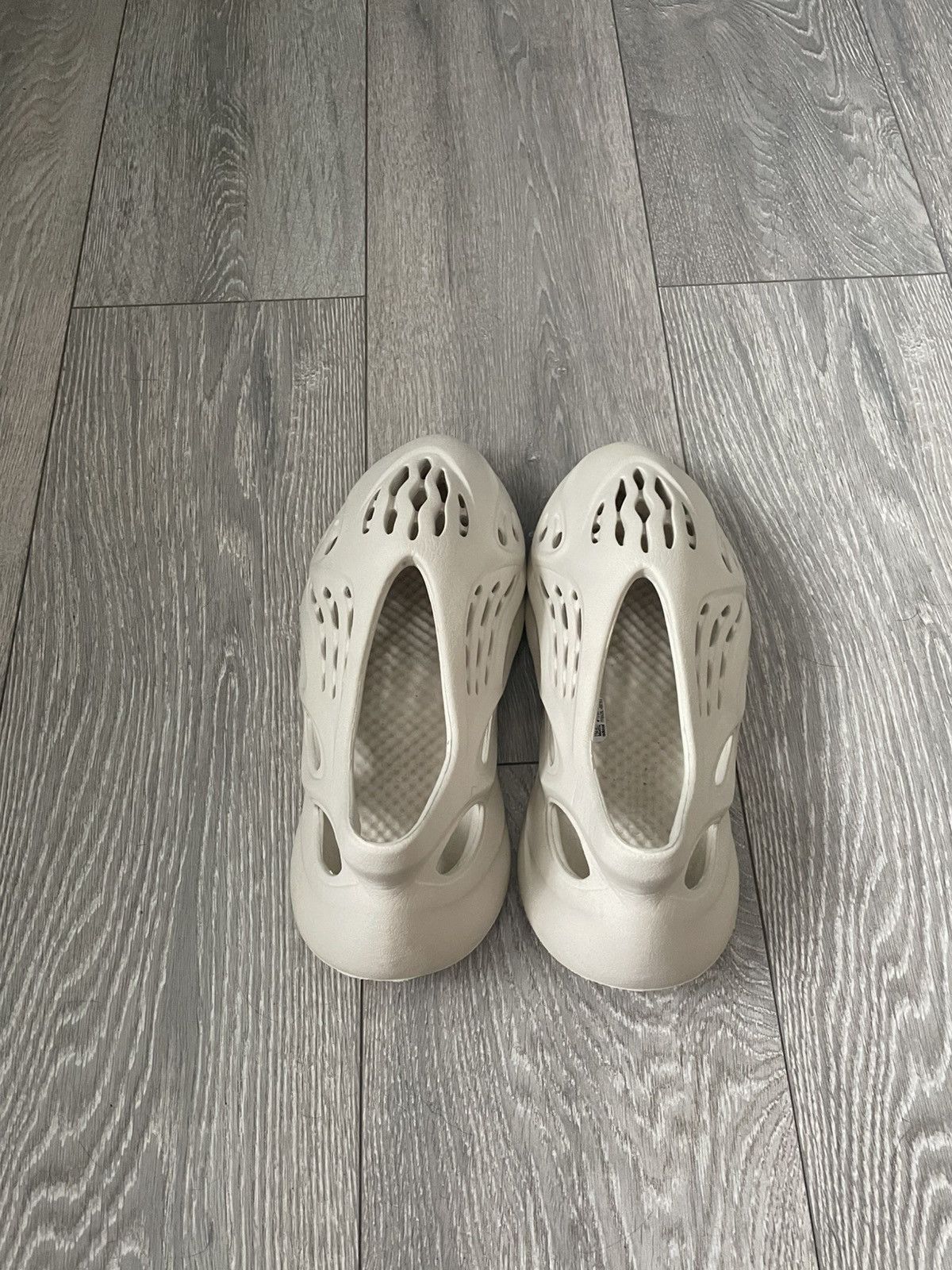 Yeezy Yeezy Foam Runner Size US 9 / EU 42 - 2 Thumbnail