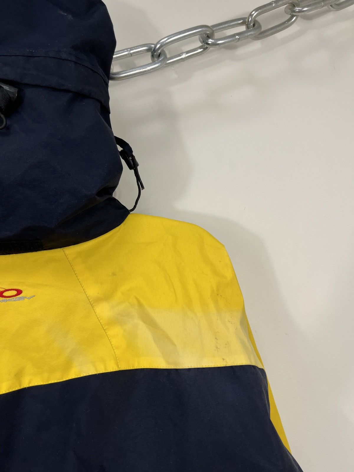 Oakley Vintage Oakley 90s Tech Hooded Outdoor Windbreaker Jacket Size US M / EU 48-50 / 2 - 23 Thumbnail