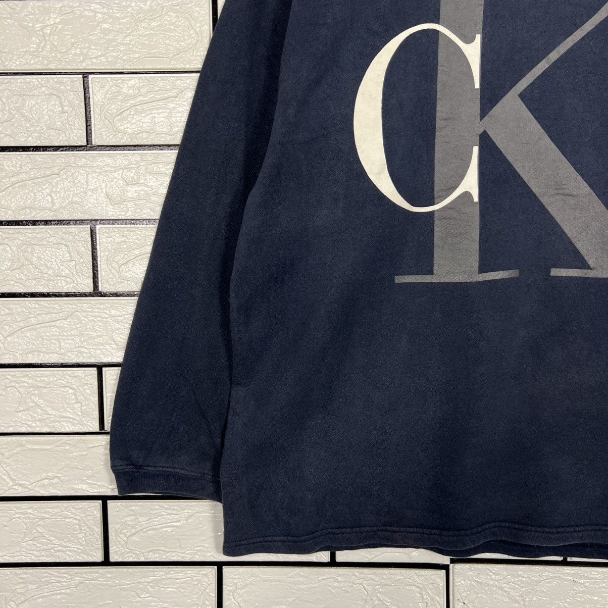 Calvin Klein CALVIN KLEIN Big Logo Crewneck Sweater Pullover #3940-C180 Size US M / EU 48-50 / 2 - 6 Thumbnail