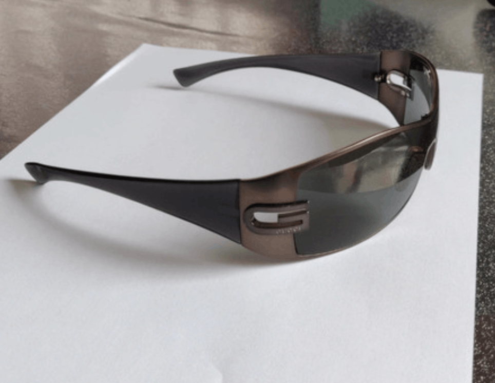 Gucci × Tom Ford × Vintage Gucci Sunglasses 1998 Mask Shield Sport Bike Pop Vintage Size ONE SIZE - 1 Thumbnail