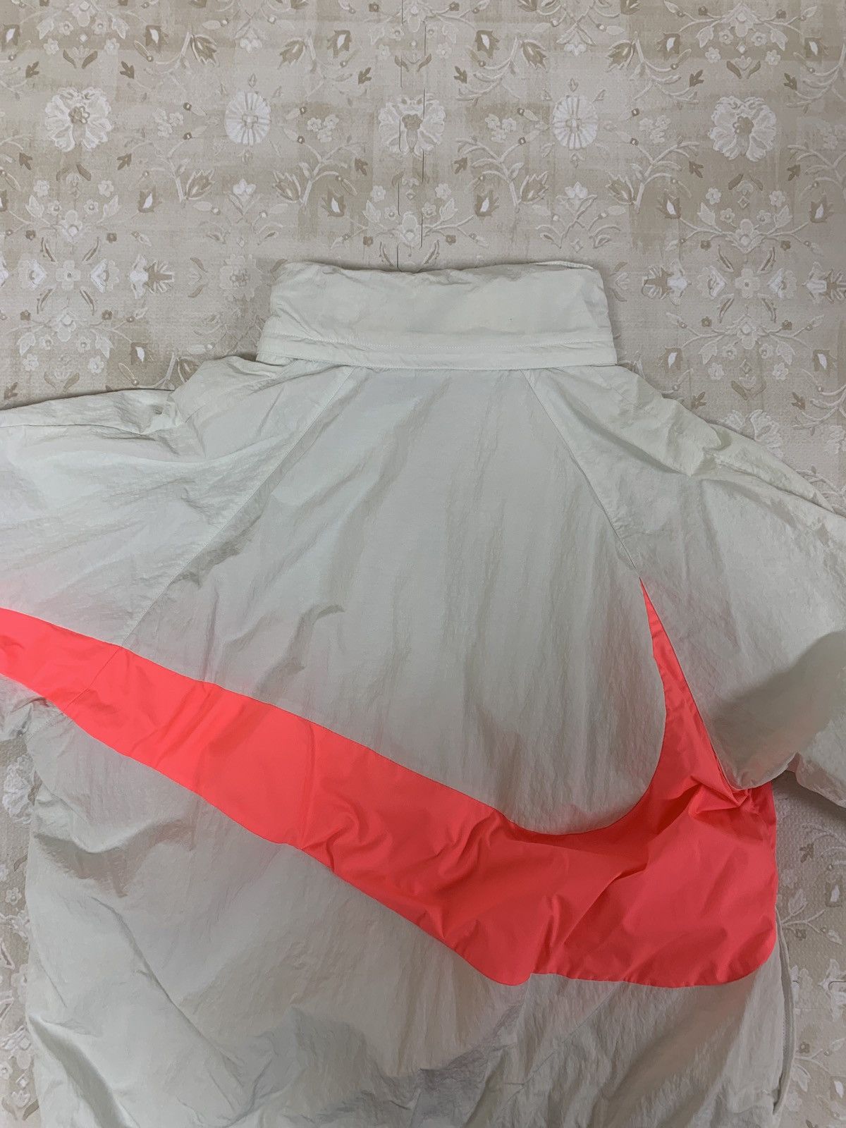 Nike Nike Big Swoosh Windbreaker Jacket retro Size US L / EU 52-54 / 3 - 3 Thumbnail