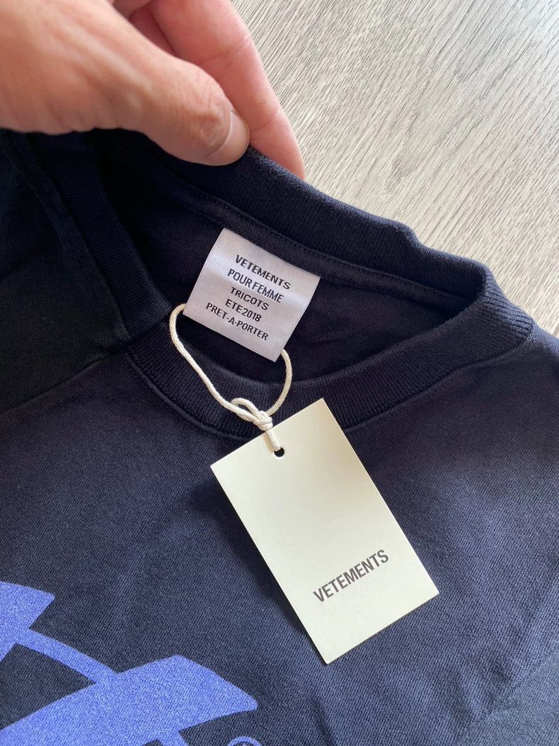 Vetements Vetements Women's Triple-patch Short-sleeved T-shirt with Size XS / US 0-2 / IT 36-38 - 4 Thumbnail