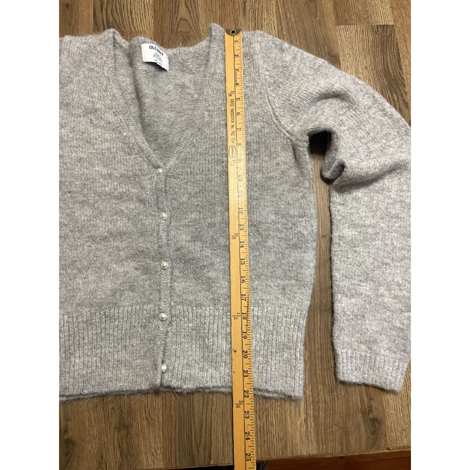 Old Navy Old Navy Sweater Women's Medium Tall Gray Buttons Cardigan NWT Size M / US 6-8 / IT 42-44 - 7 Thumbnail